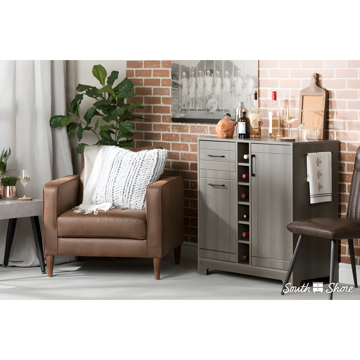 Vietti 35.63'' Bar Cabinet