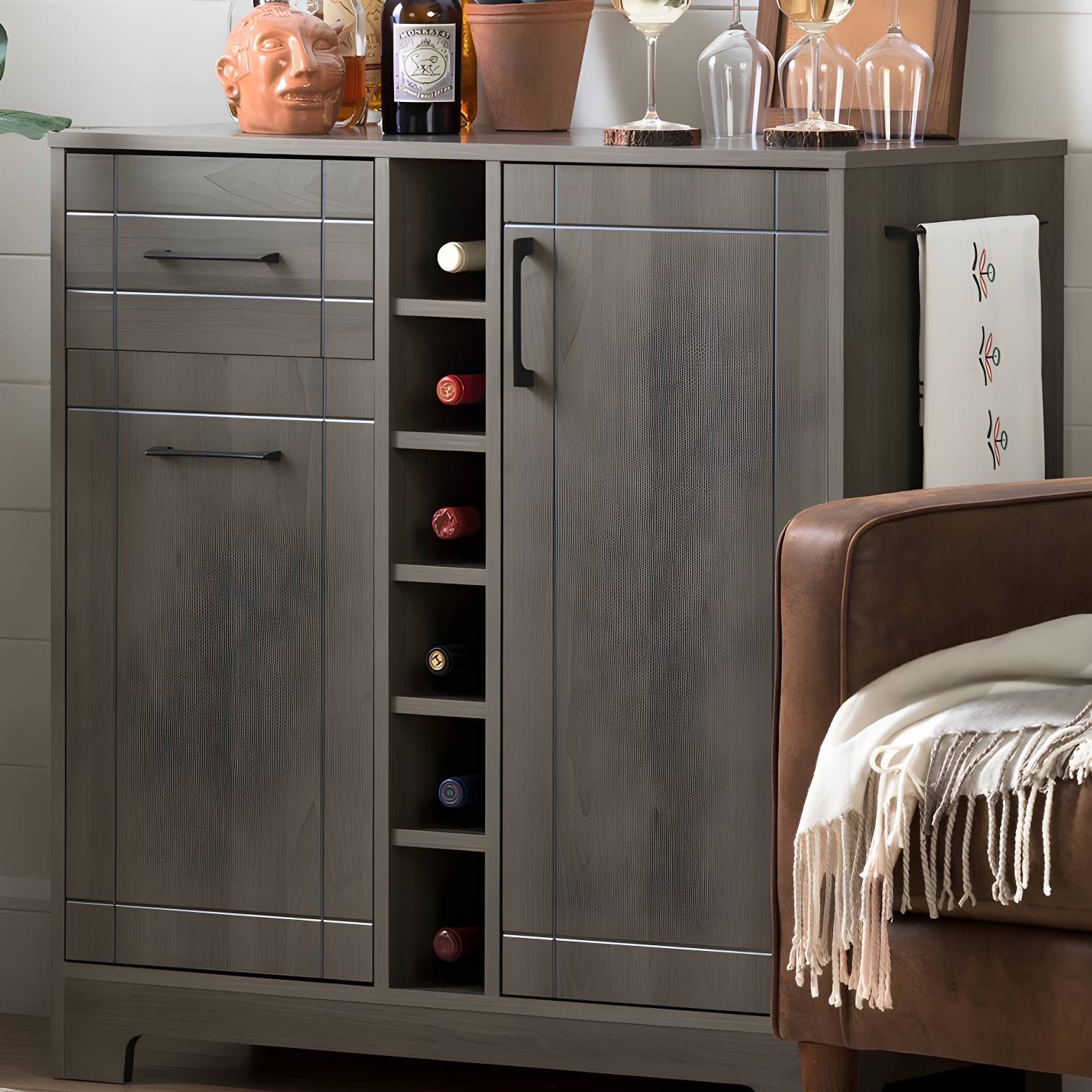 Vietti 35.63'' Bar Cabinet