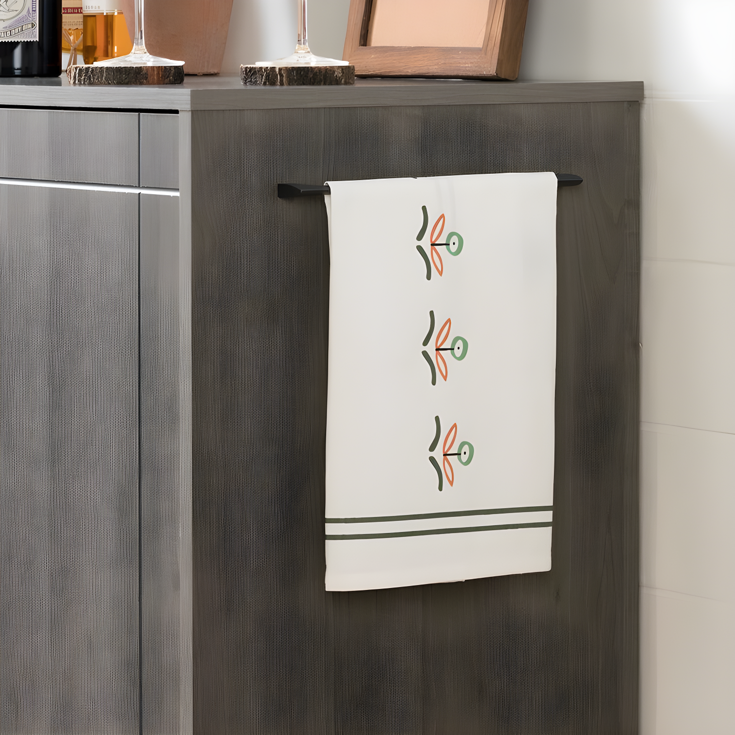 Vietti 35.63'' Bar Cabinet