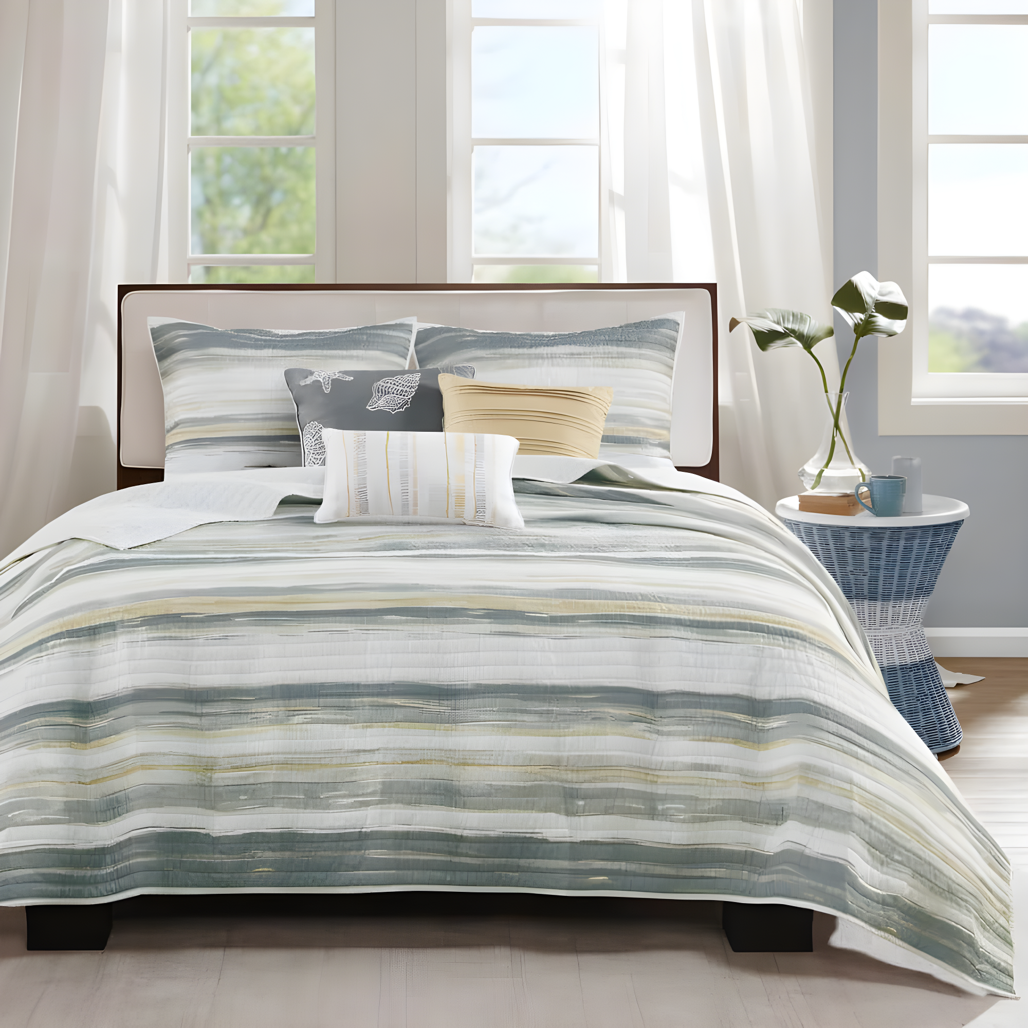 Marina 6 Piece Printed Quilt Set with Throw Pillows