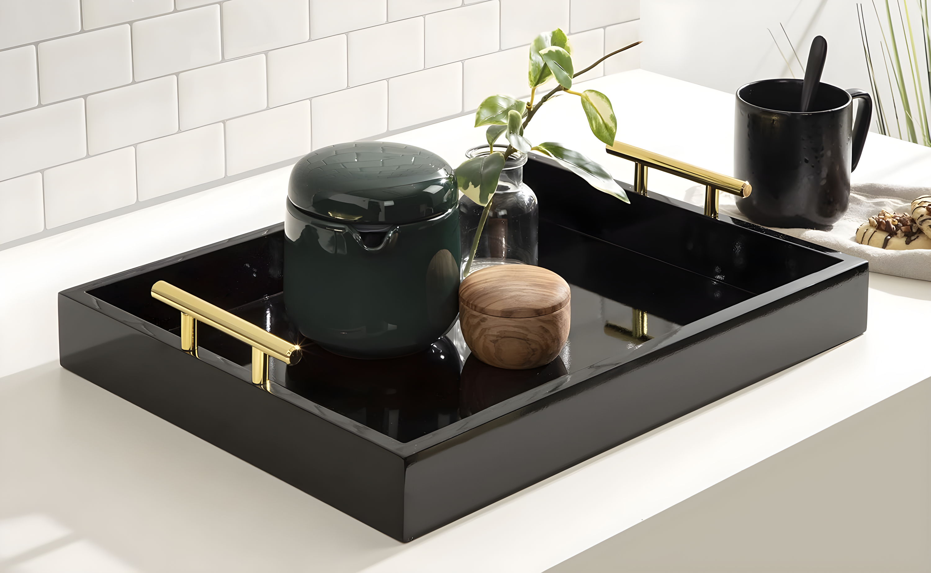 Kate and Laurel Lipton Tray, 16.5x12.25, Black and Gold