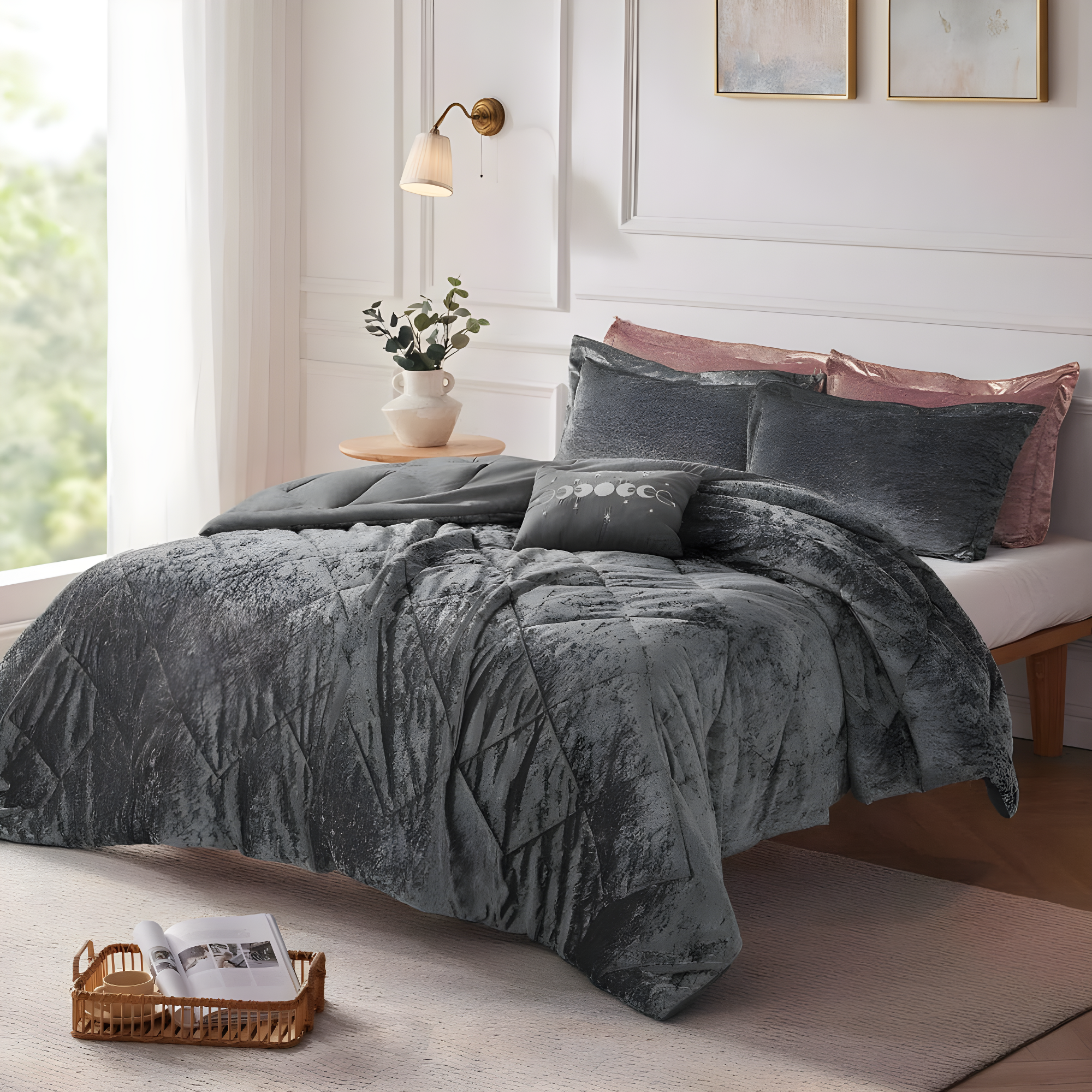 Intelligent Design Felicia Crushed Velvet Comforter Set with Throw Pillow