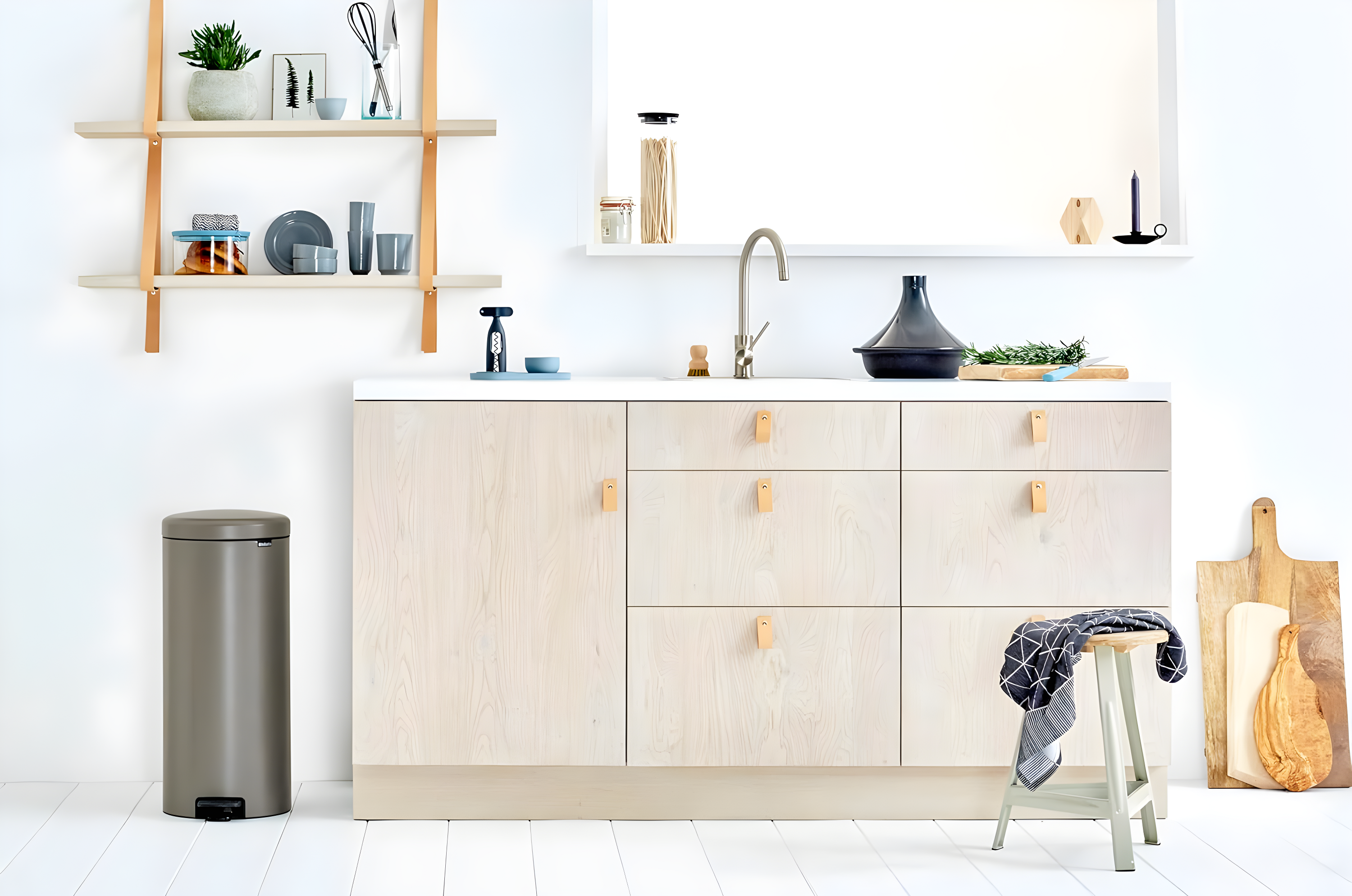 Brabantia NewIcon Step On Trash Can, 8 Gallon (30 Liter)