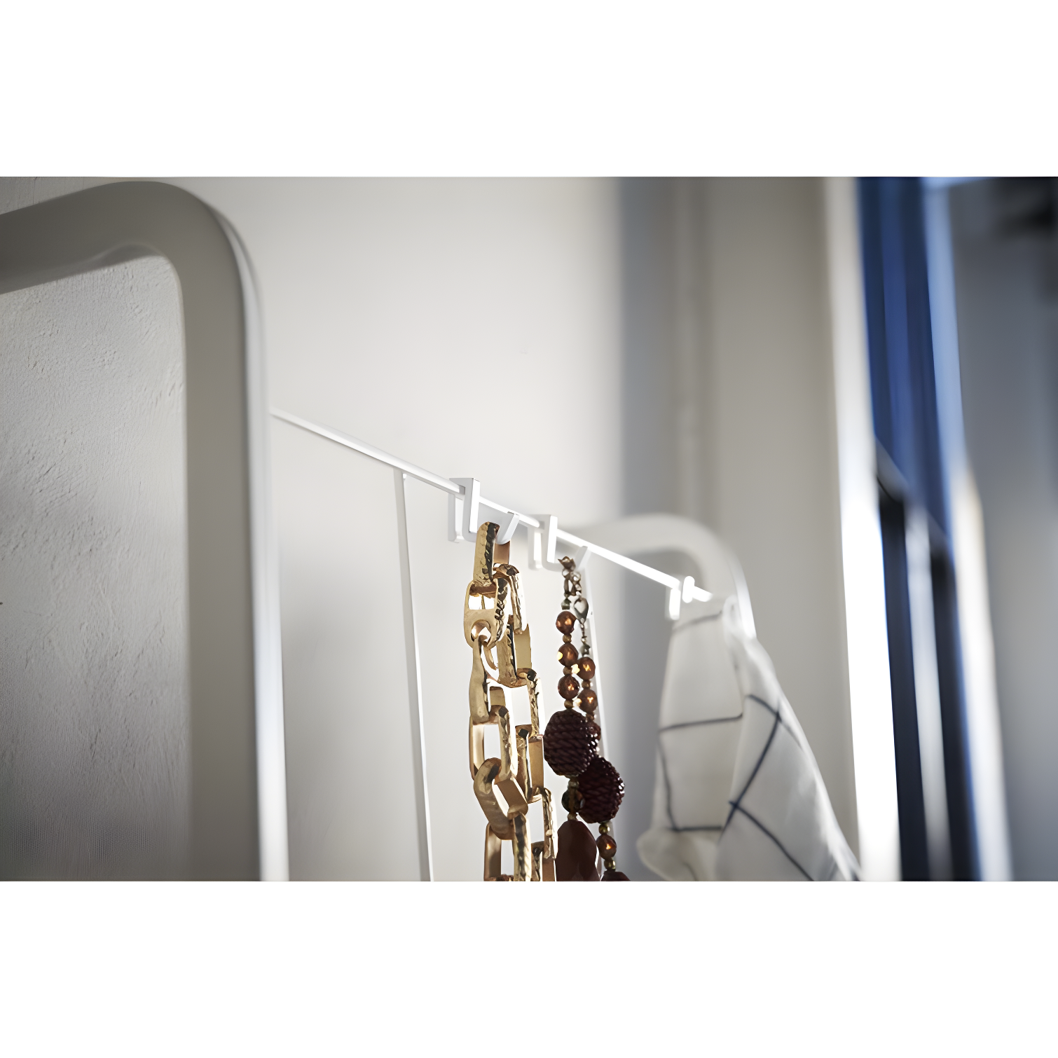 Tower Yamazaki Home Grid-Panel Leaning Ladder, Modern Storage Rack For Bedroom Or Bathroom, Steel
