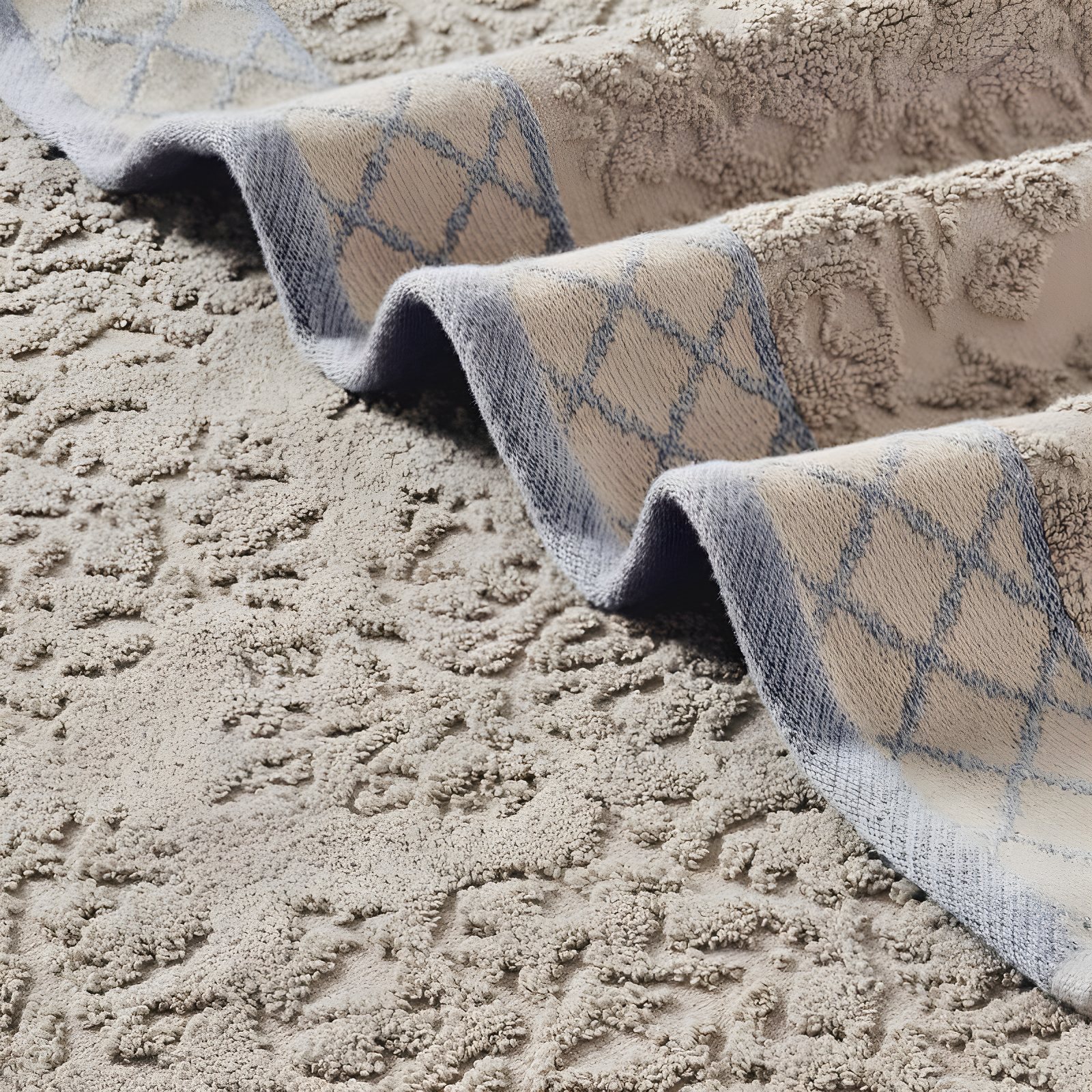 Modern Threads Modern Threads 6-Piece Damask Jacquard/Solid Ultra Soft 550GSM 100% Combed Cotton Towel Set with Embellished Borders