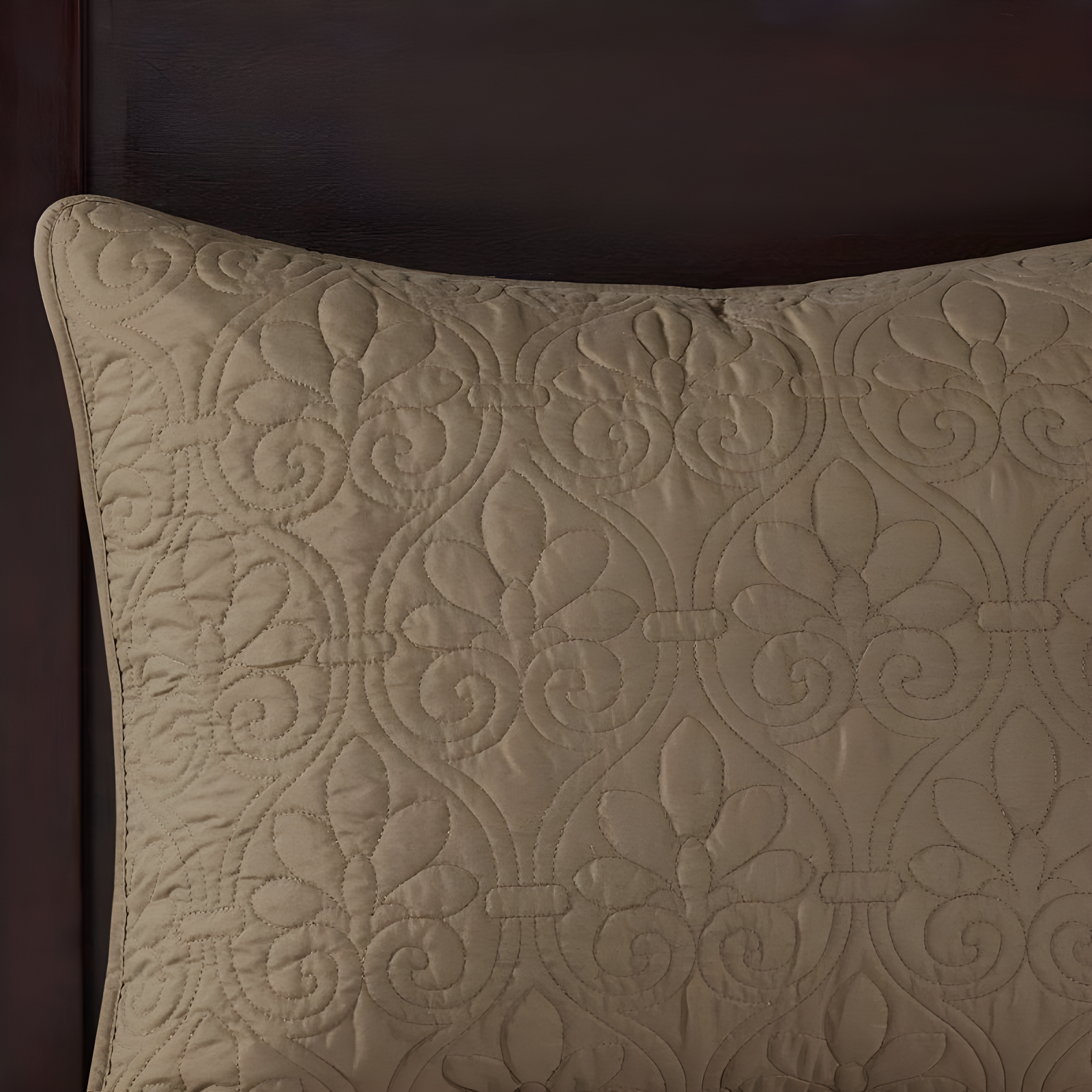 Madison Park Quebec Reversible Quilt Set