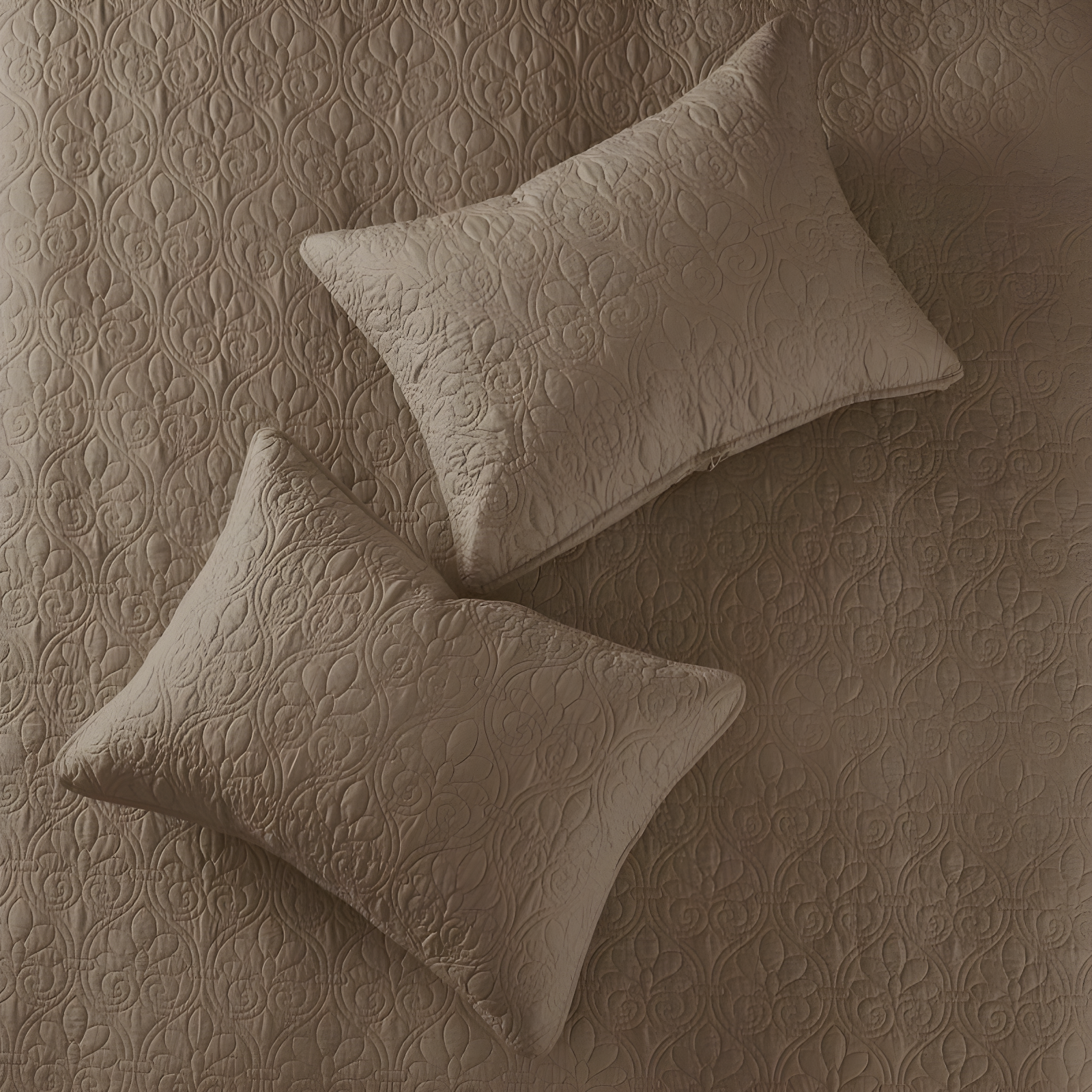 Madison Park Quebec Reversible Quilt Set