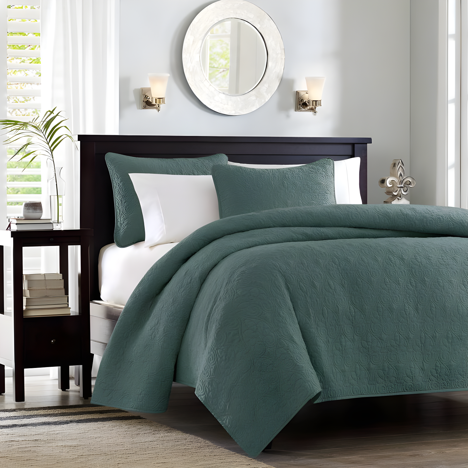 Madison Park Quebec Reversible Quilt Set