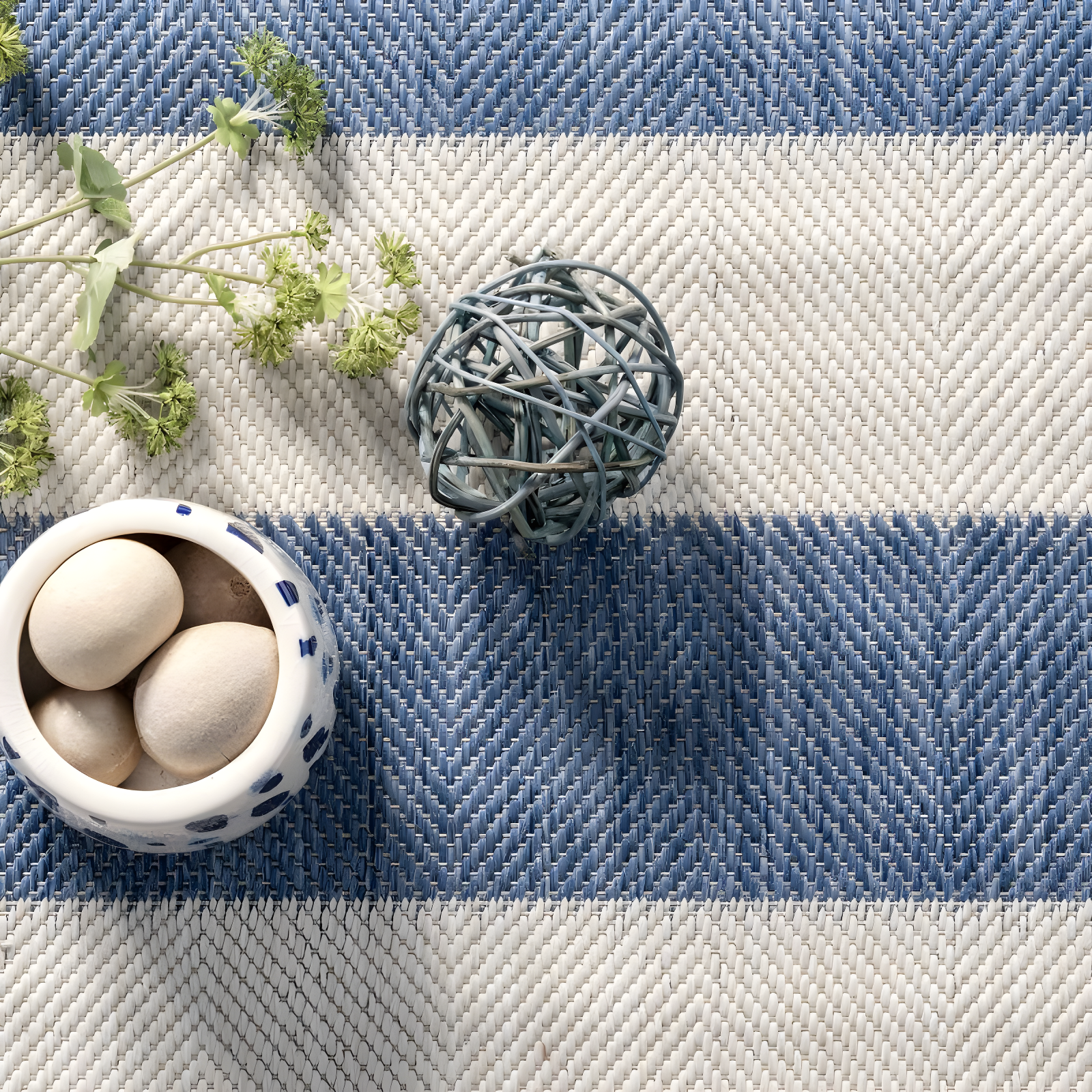 Nuloom Alexis Striped 5x8 Indoor/Outdoor Area Rug for Living Room Patio Deck Front Porch Kitchen, Blue/Ivory