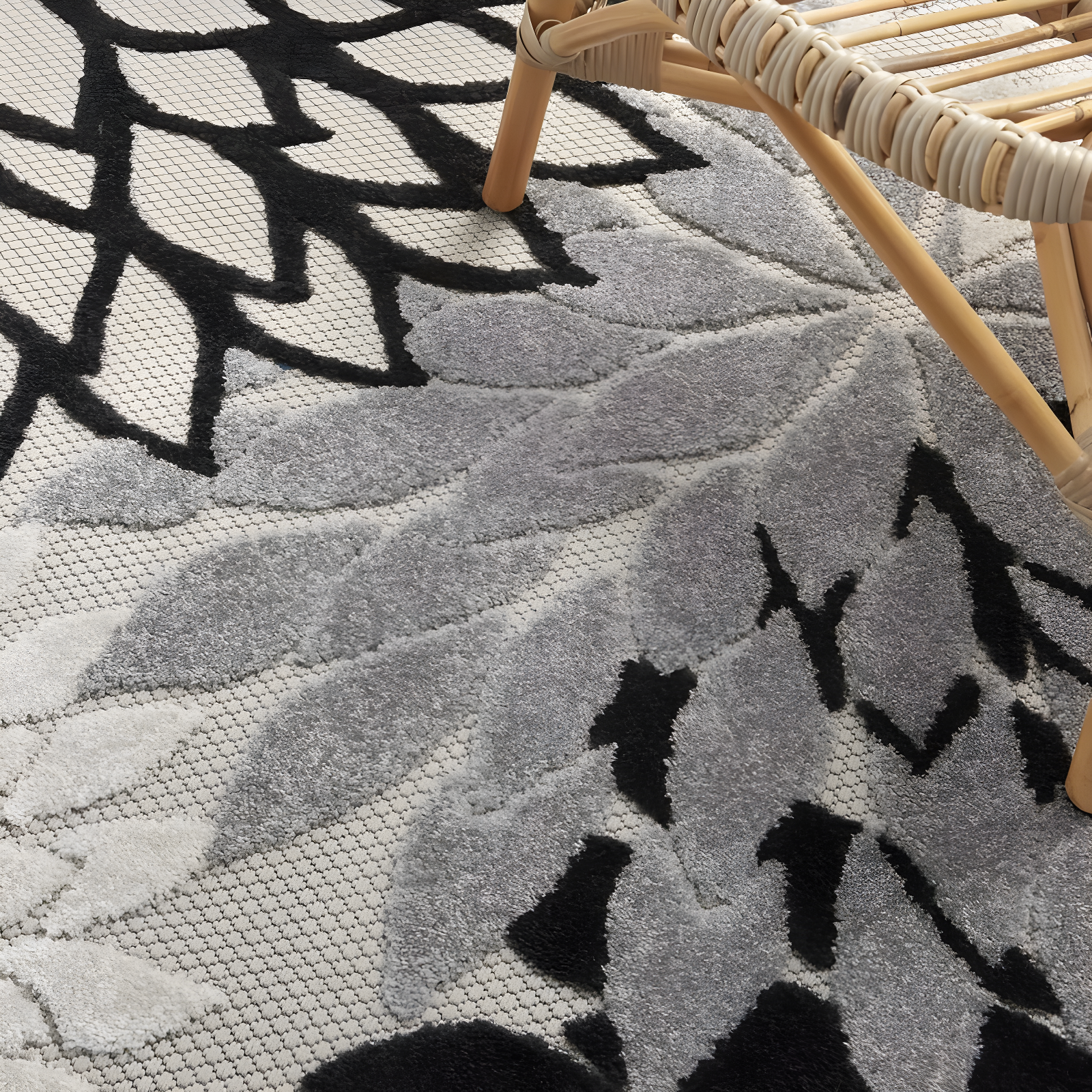 Nourison Aloha Floral Bloom Flatweave High-Low Indoor Outdoor Area Rug Black White 6' x 9'