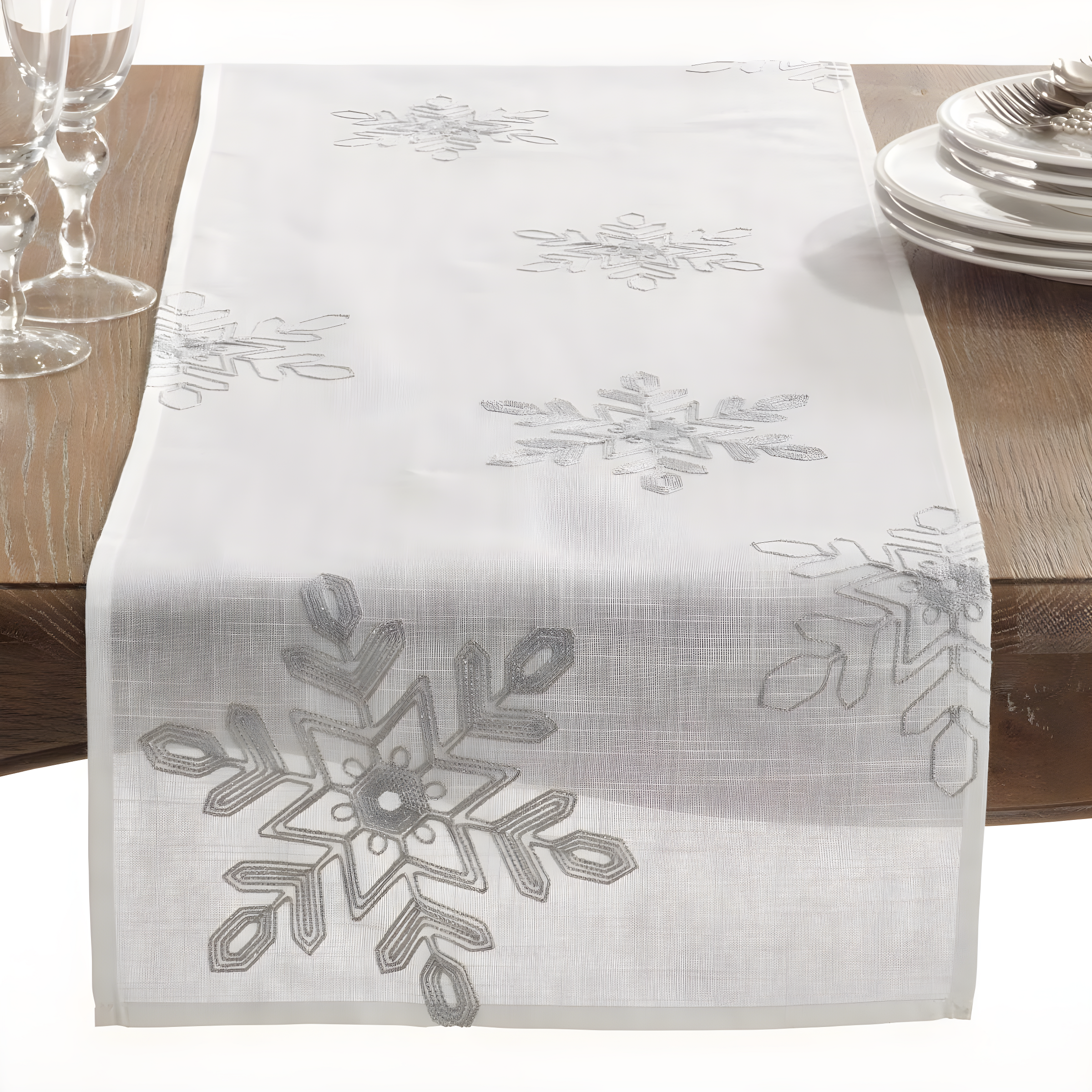 SARO Lifestyle 16" X 70" Snowflake Runner Silver
