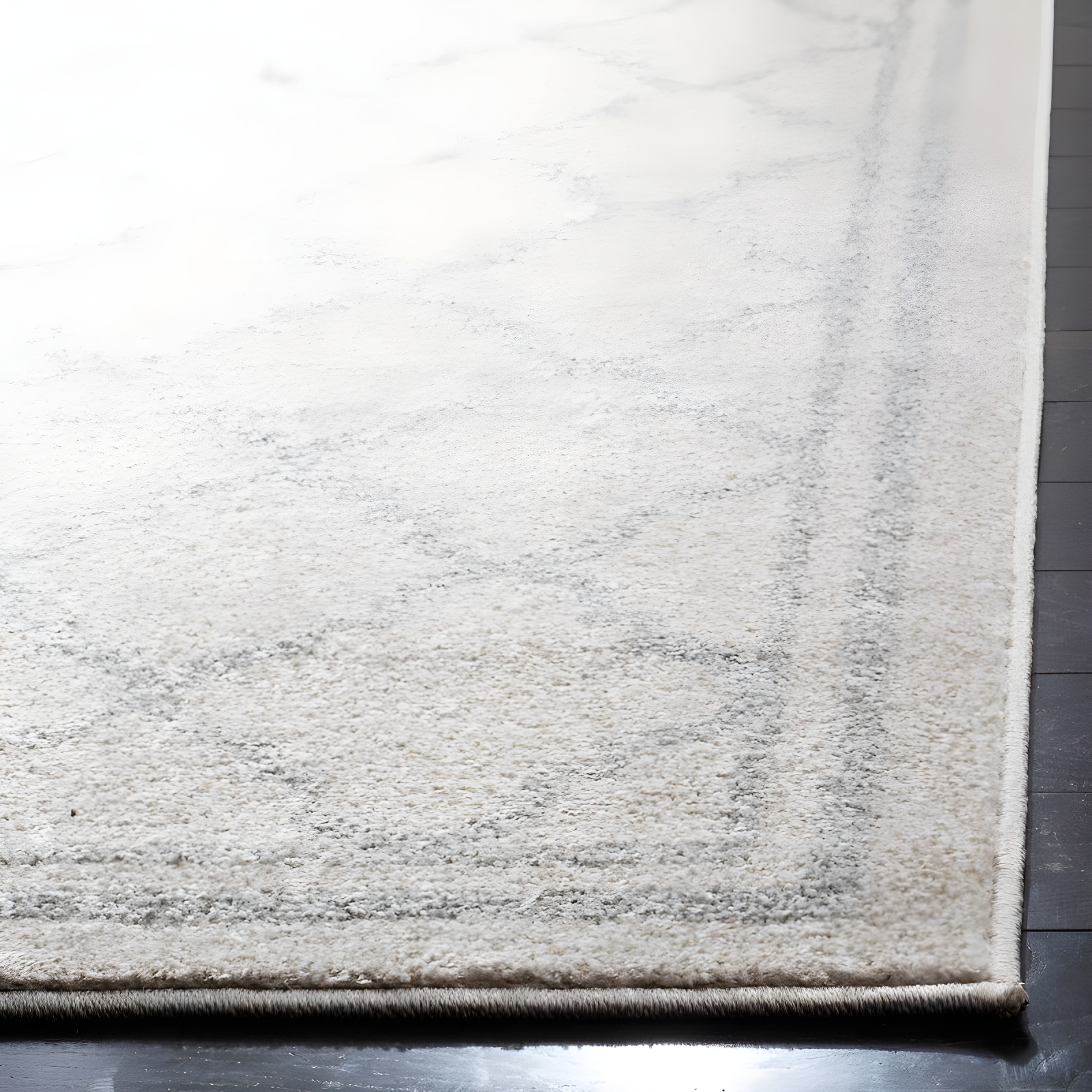 Amherst AMT422 Power Loomed Indoor Area Rug - Beige/Light Grey - 8'x8' - Safavieh