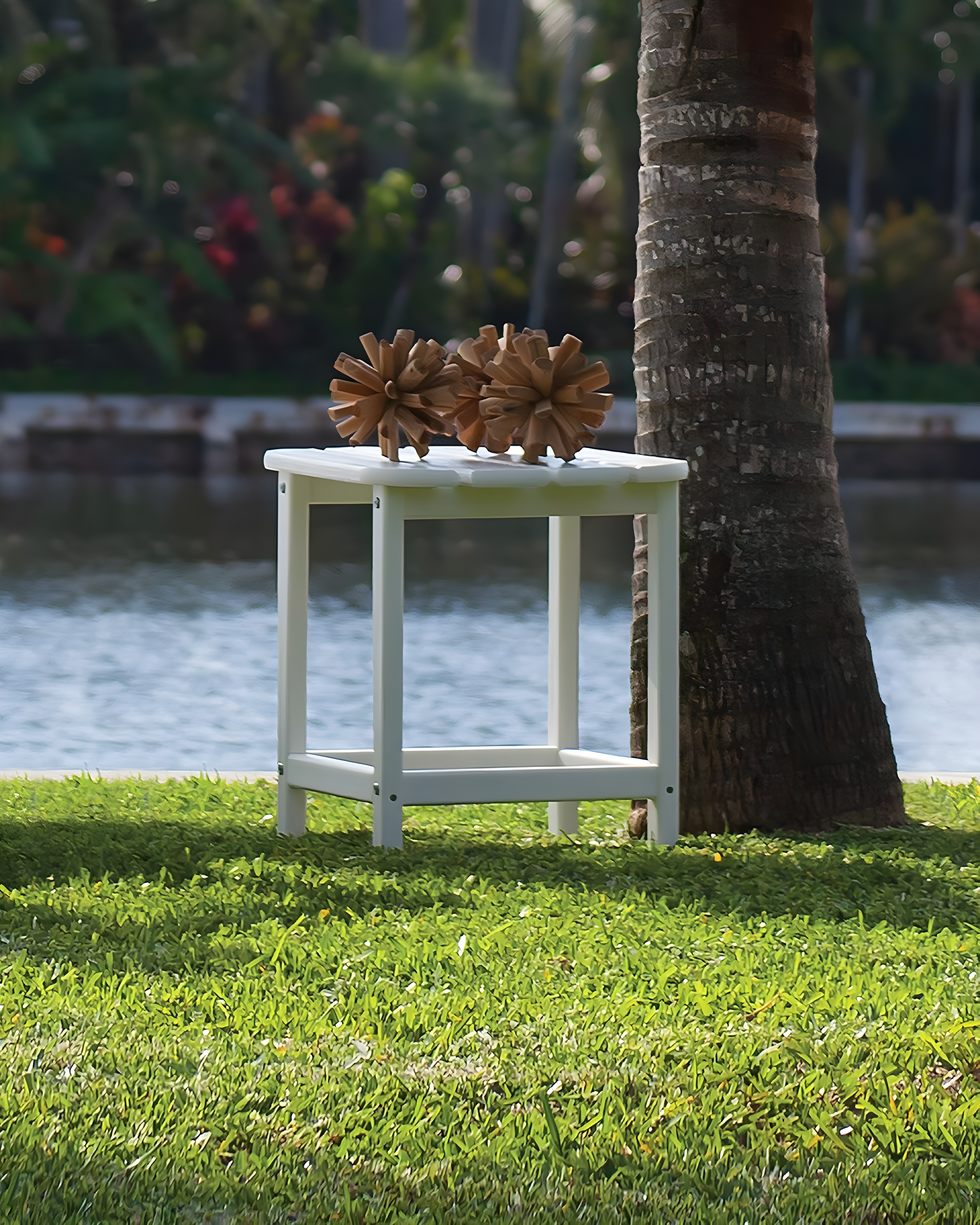 South Beach 18" Side Table