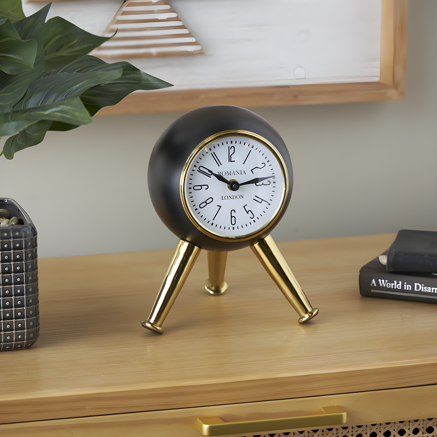 Adom Analog Metal Quartz Tabletop Clock