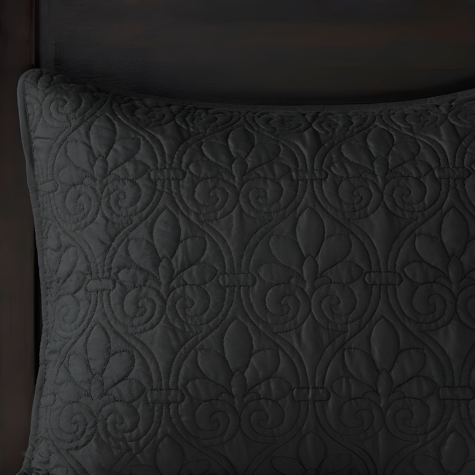 Quebec Reversible Quilt Set