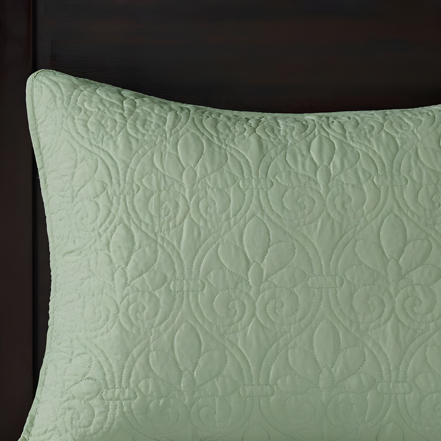 Quebec Reversible Quilt Set