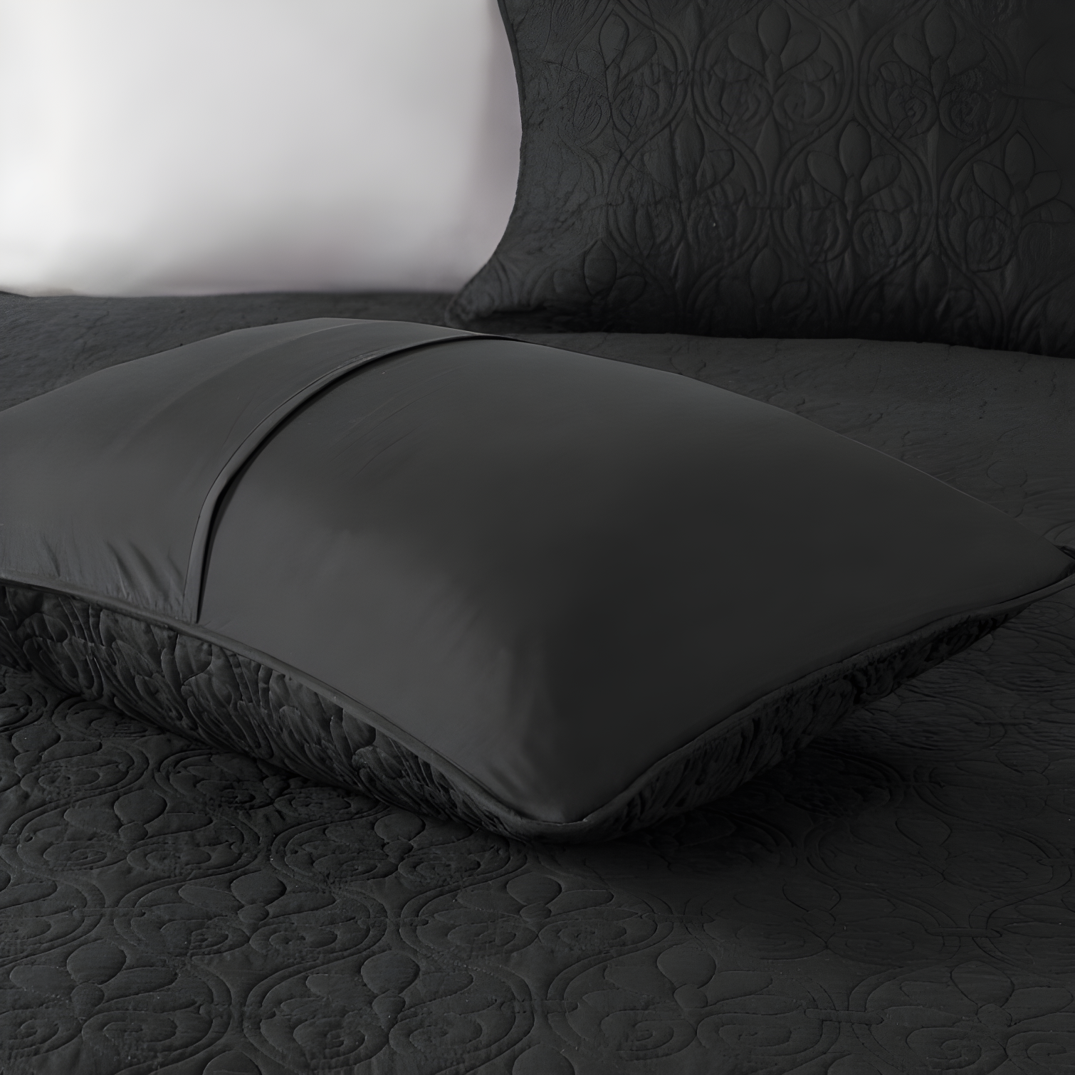 Quebec Reversible Quilt Set