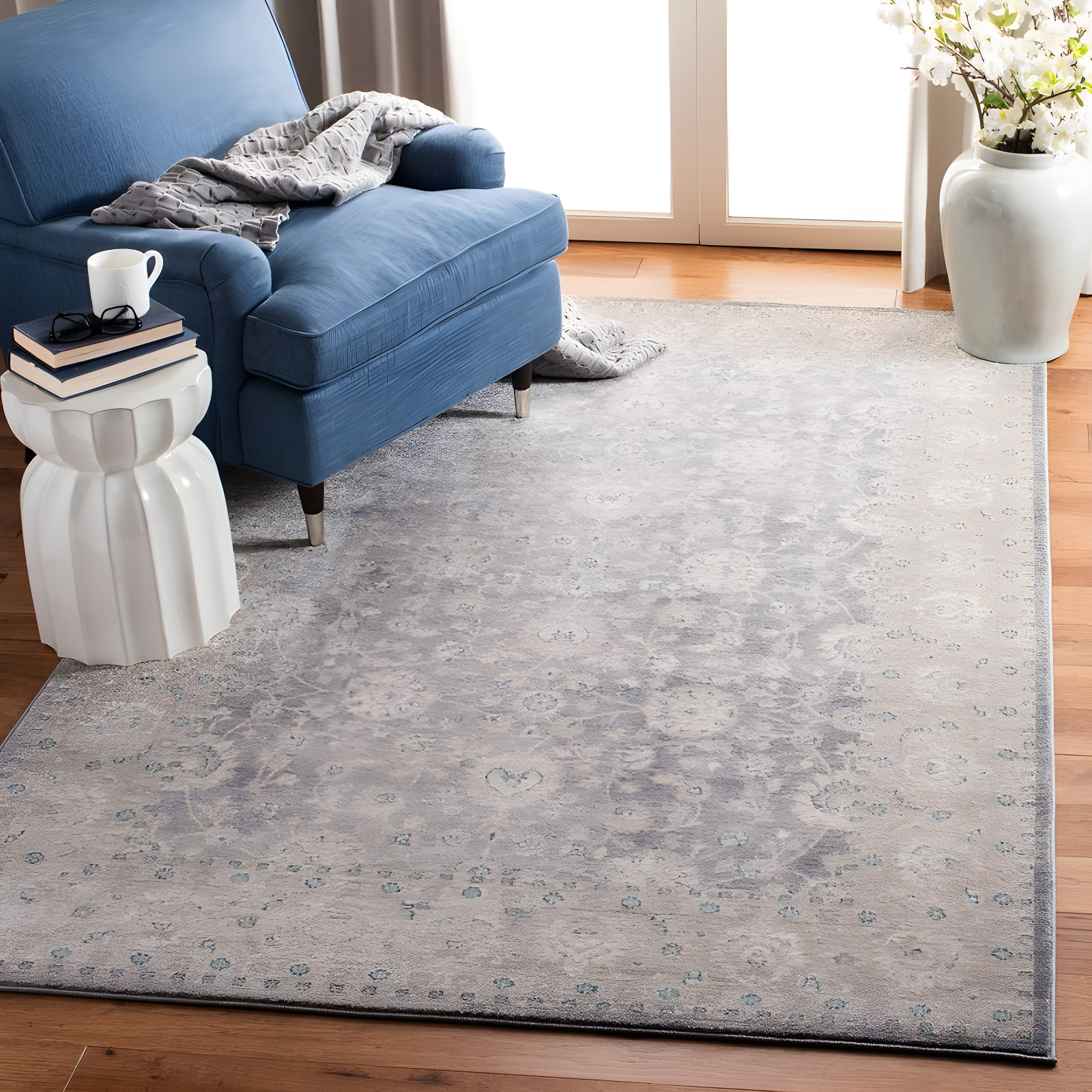 Sofia SOF330 Power Loomed Indoor Area Rug - Light Grey/Beige - 6'7"x9'2" - Safavieh.