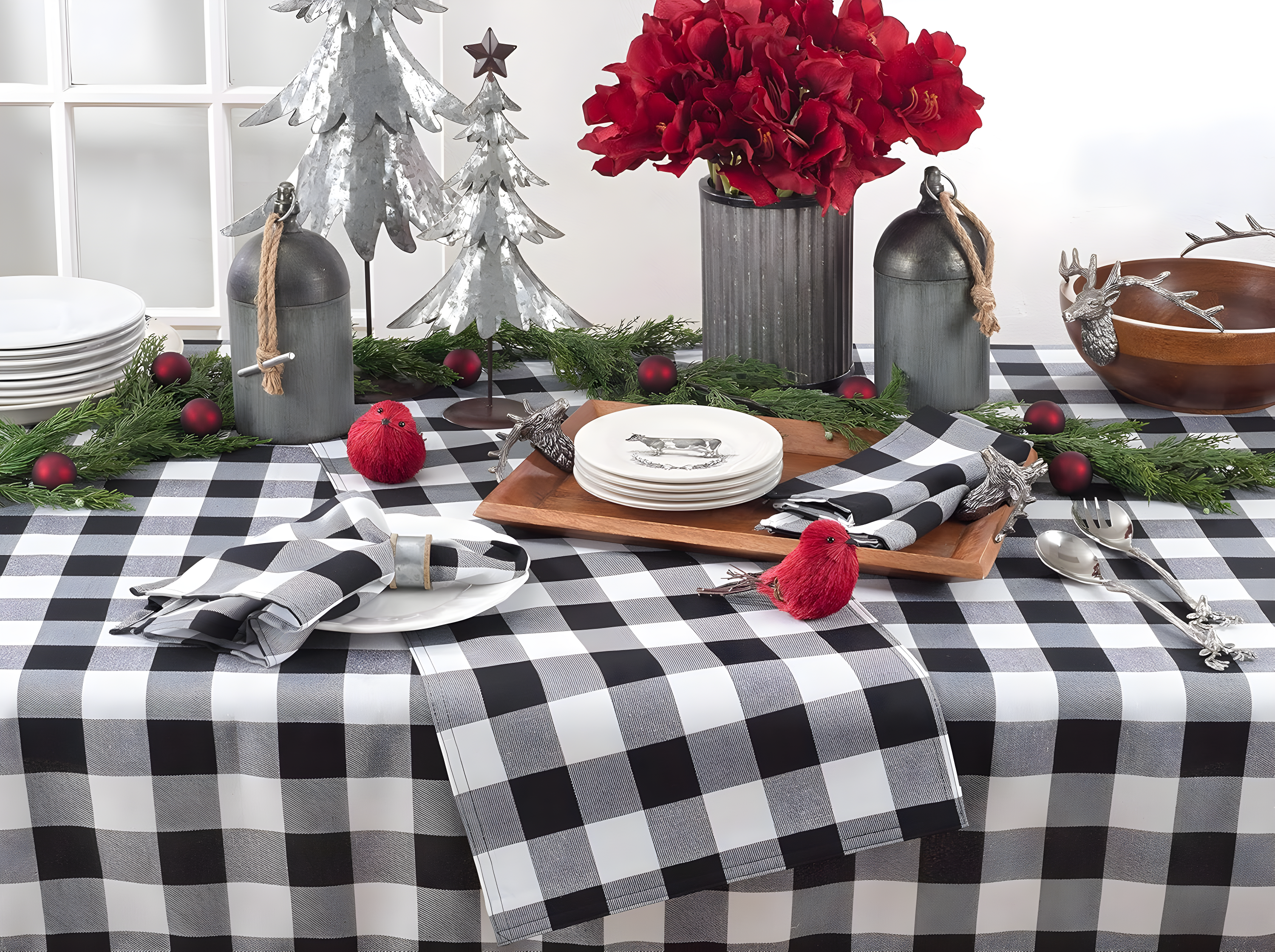Saro Lifestyle Buffalo Plaid Cotton Blend Tablecloth, Black, 70" x 90"