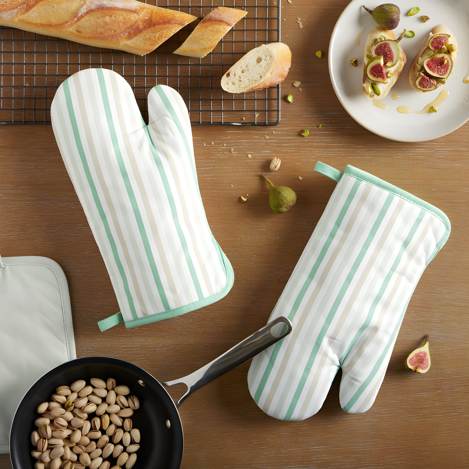 Martha Stewart Martha Stewart Daisy Stripe Oven Mitt (Set of 2)