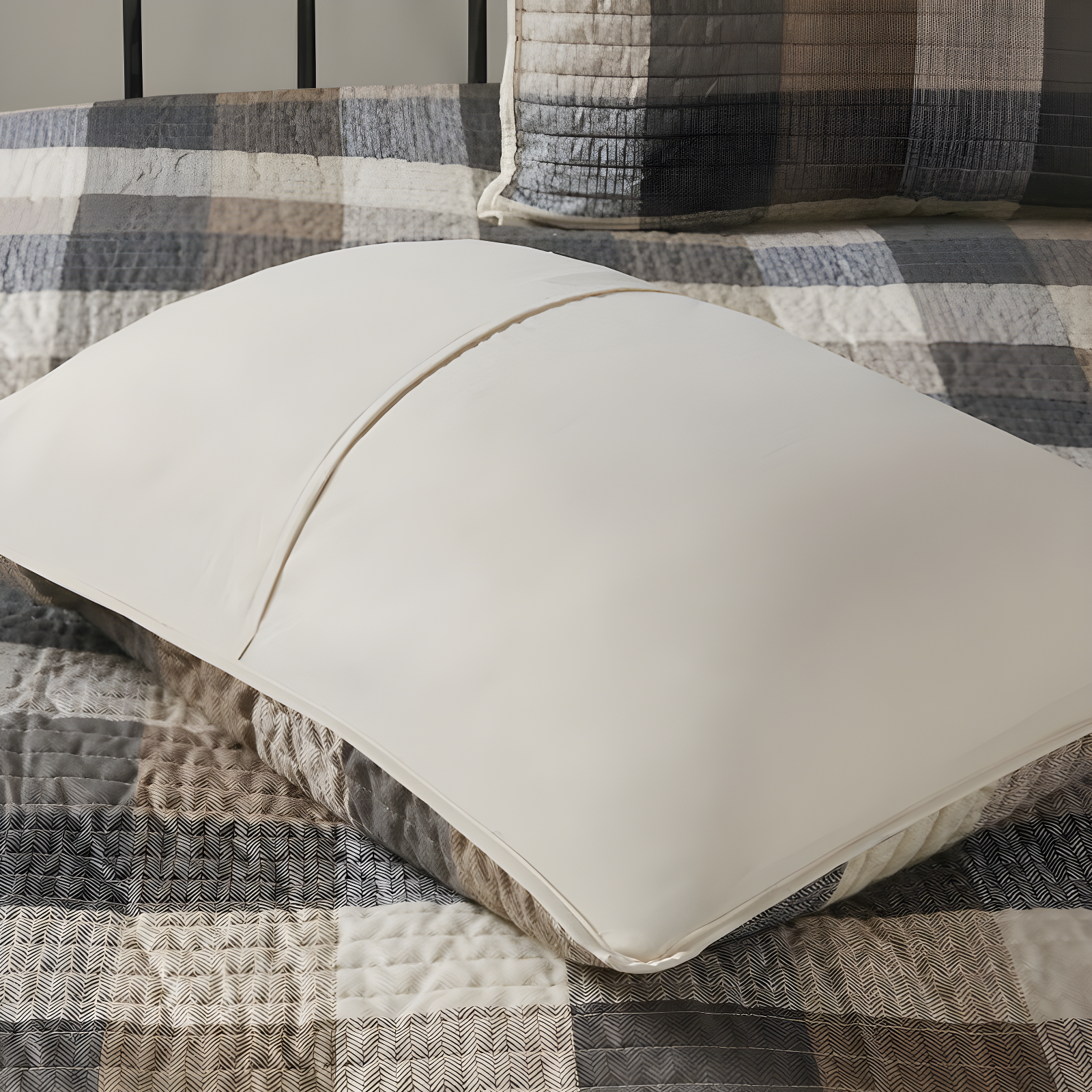 Madison Park Ridge 6 Piece Printed Herringbone Quilt Set with Throw Pillows