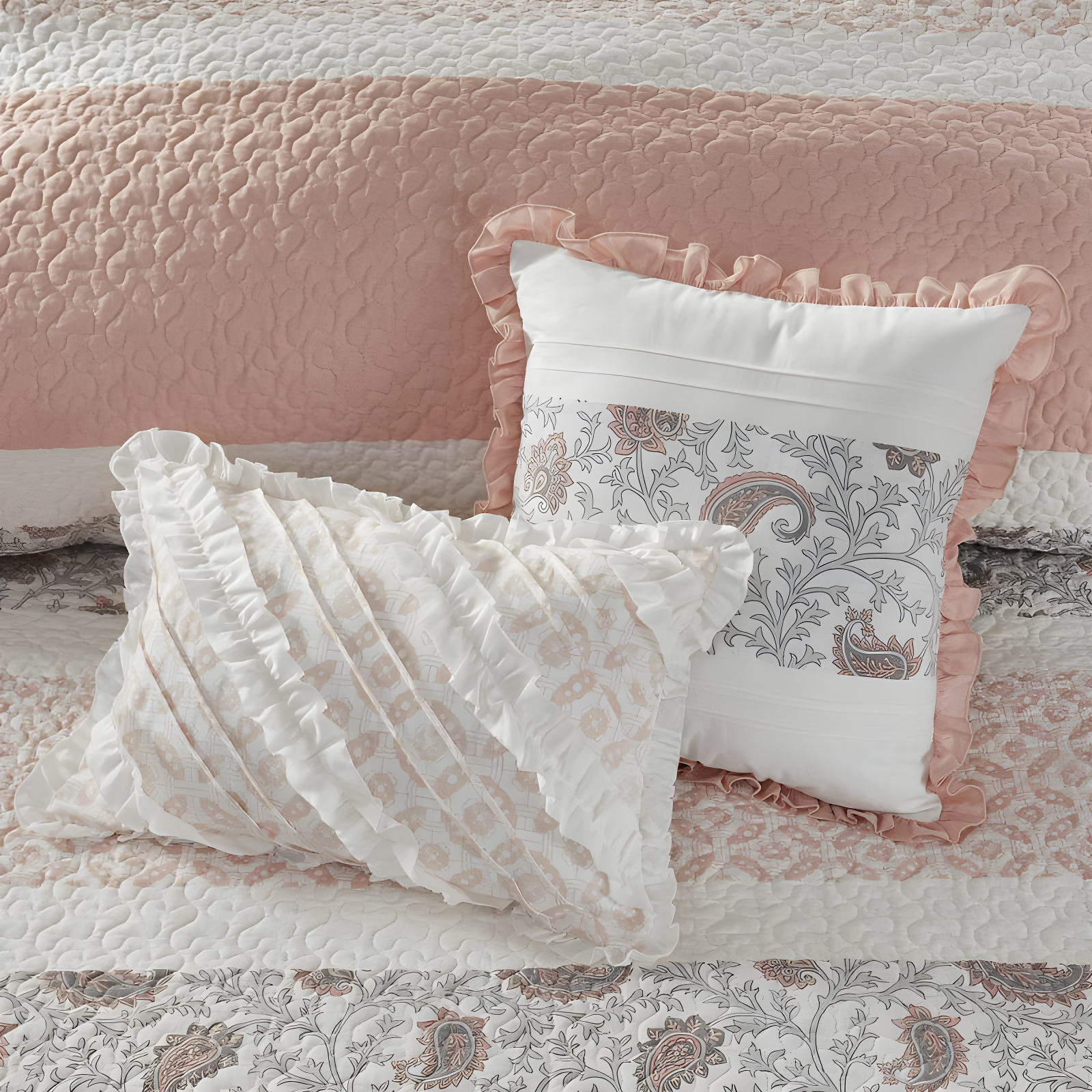 Madison Park Dawn 6 Piece Cotton Percale Quilt Set with Throw Pillows