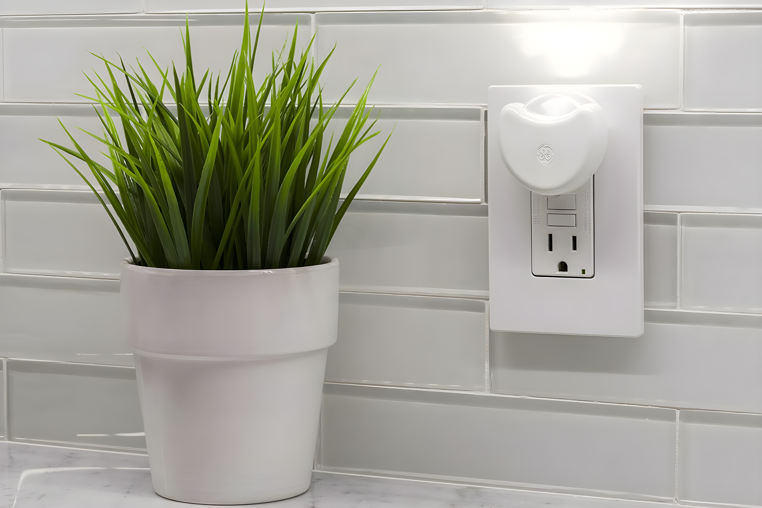 GE Sensing 2-Light Night Light