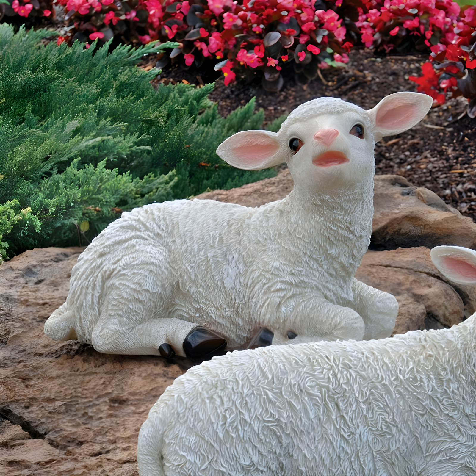 Design Toscano Yorkshire Standing Lamb Statue