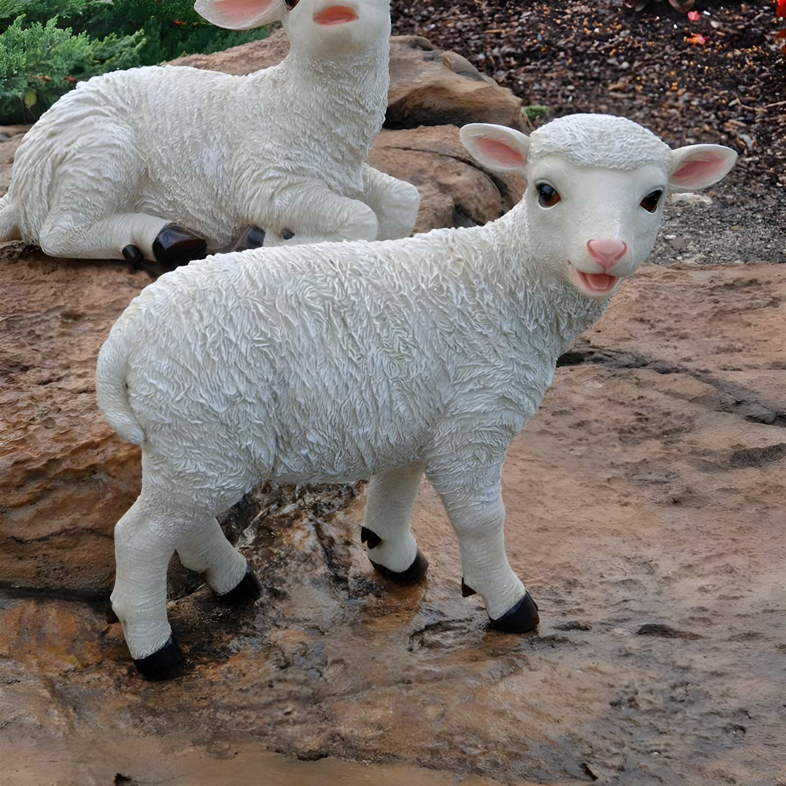 Design Toscano Yorkshire Standing Lamb Statue