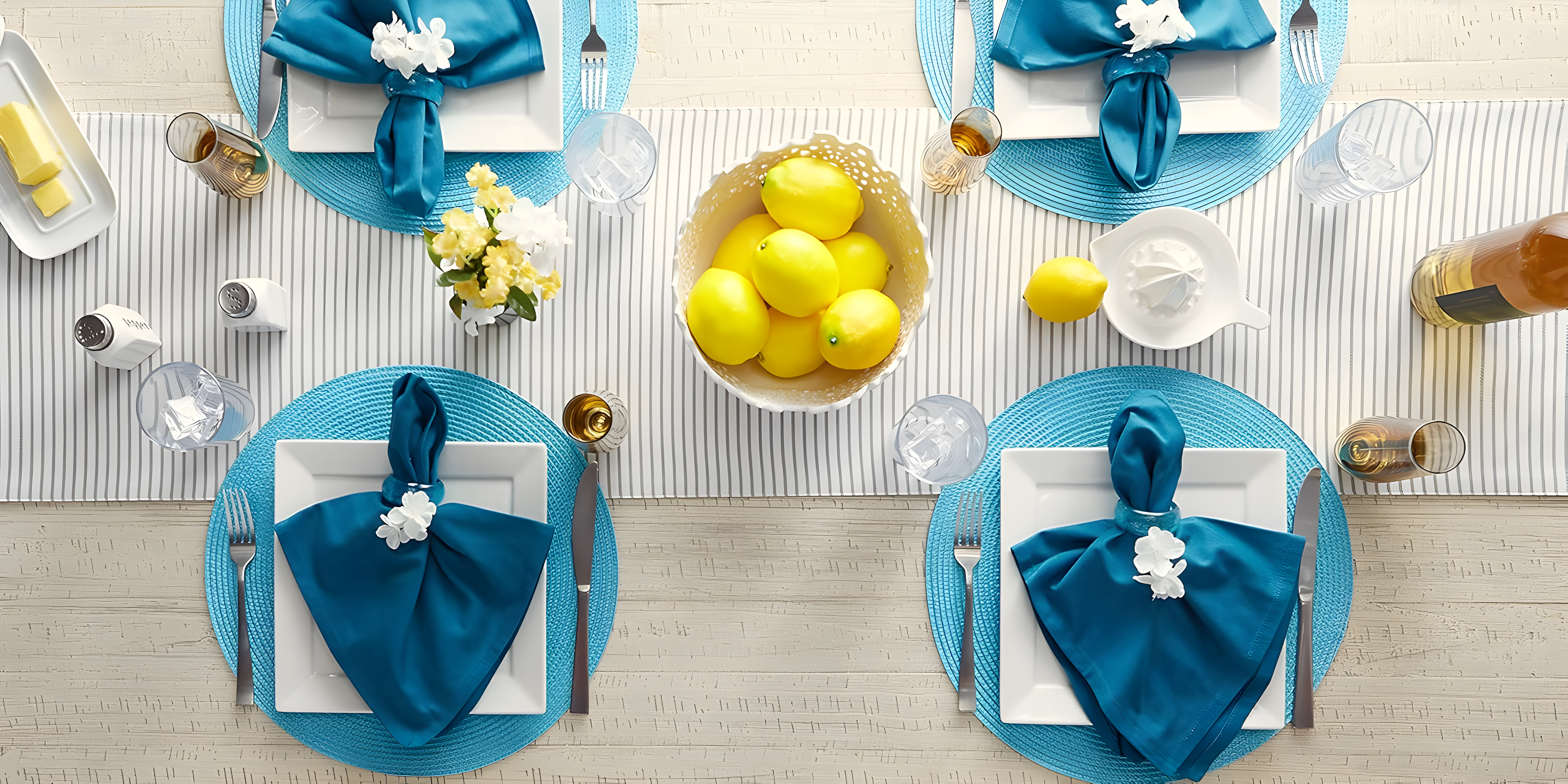 Aqua Woven Round Placemats Set of 6, 14.75"