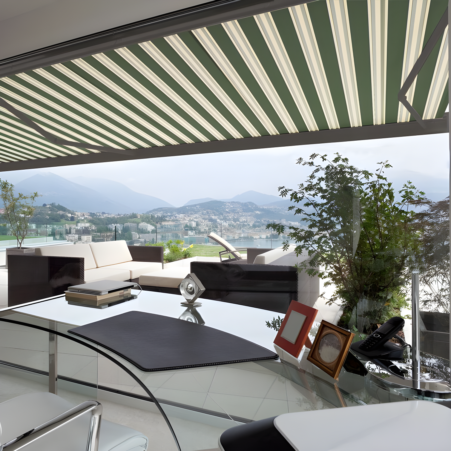 Classic Manual Retractable Patio Awning