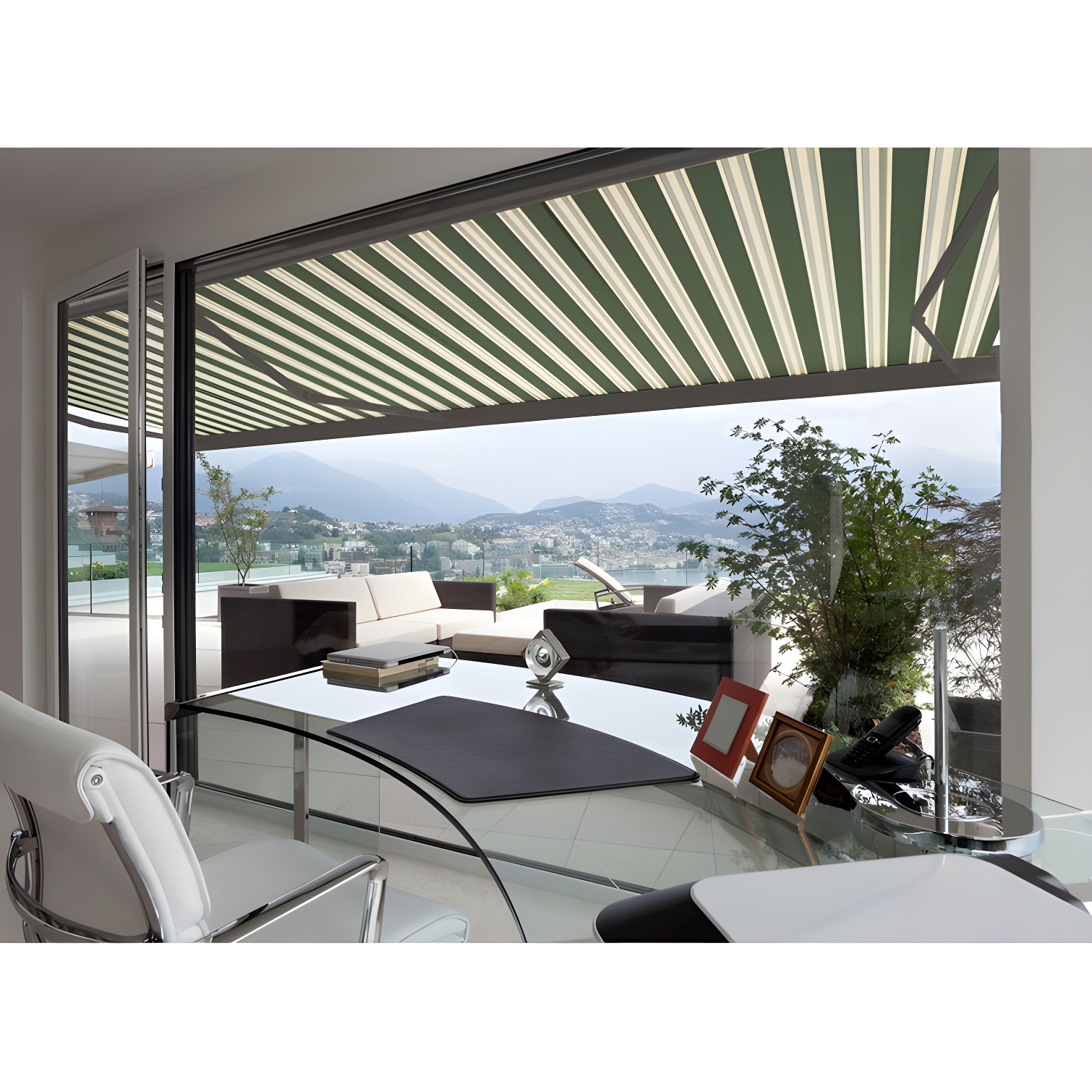 Classic Manual Retractable Patio Awning