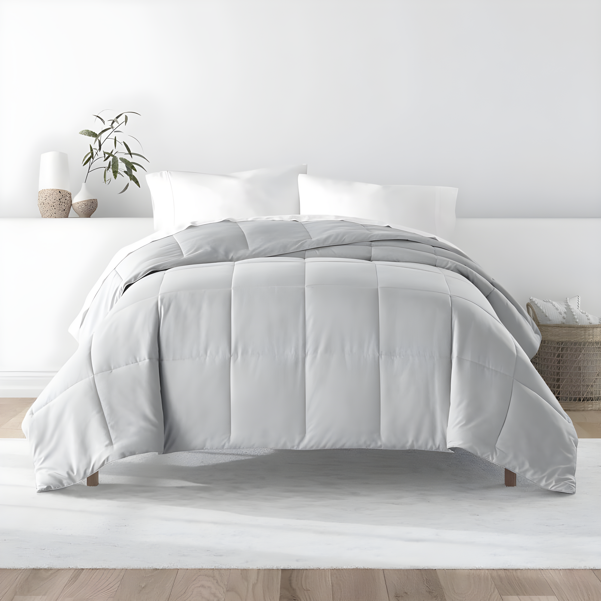 Becky Cameron Becky Cameron Lightweight All Season Down Alternative Comforter