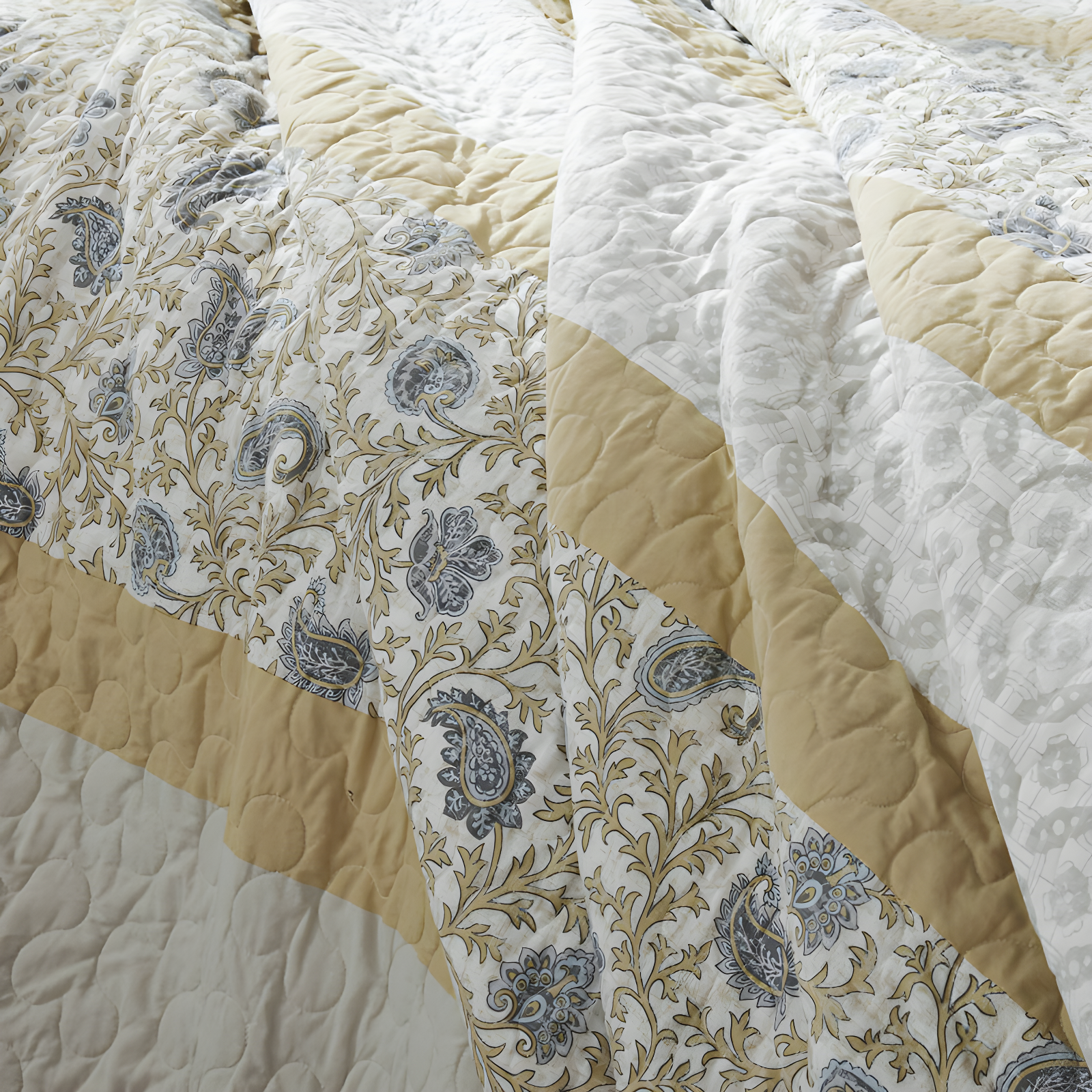 Dawn 6 Piece Cotton Percale Quilt Set with Throw Pillows