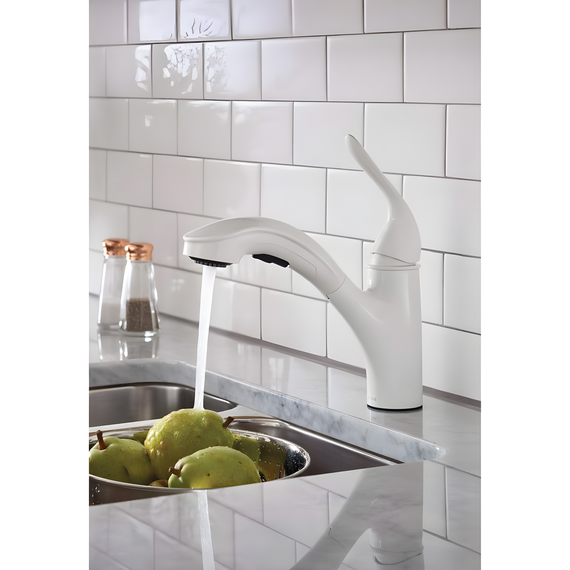 Moen Brecklyn Single-Handle Pull-Out Sprayer Kitchen Faucet with Power Clean Technology