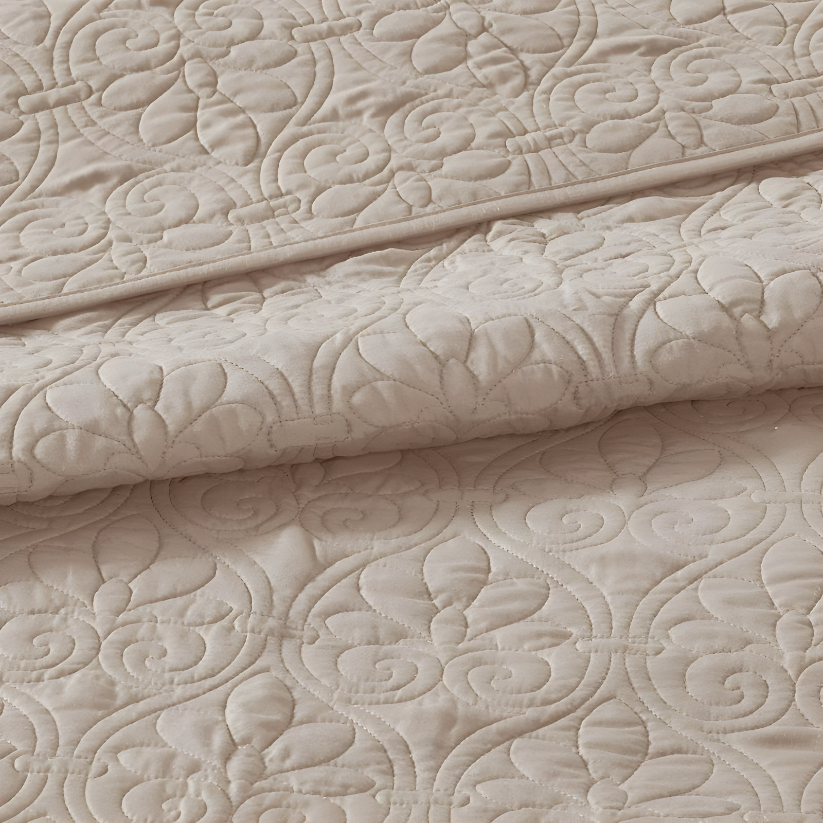 Madison Park Quebec Reversible Quilt Set