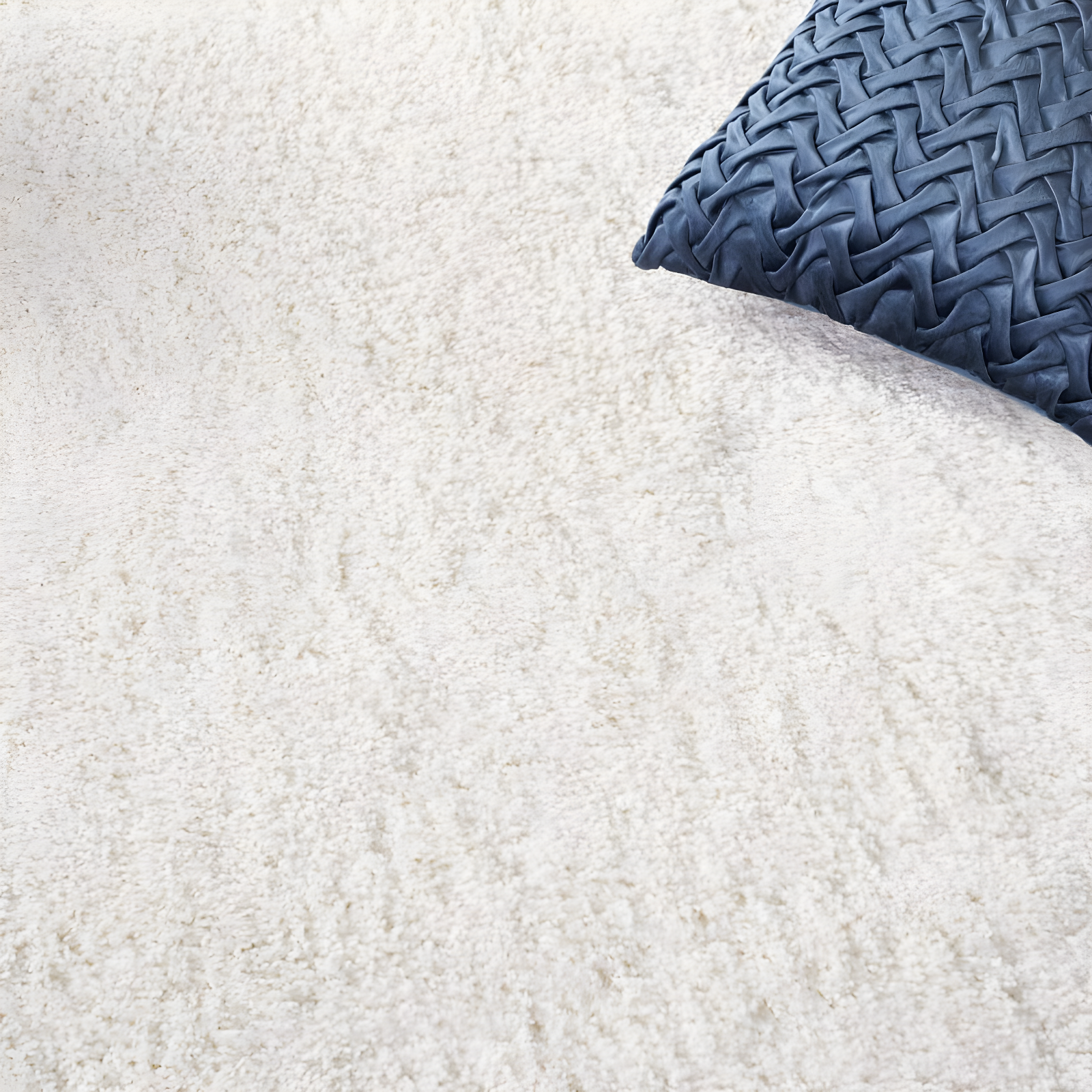 Shag SG151 Power Loomed Indoor Area Rug - White - 4'x4' - Safavieh.