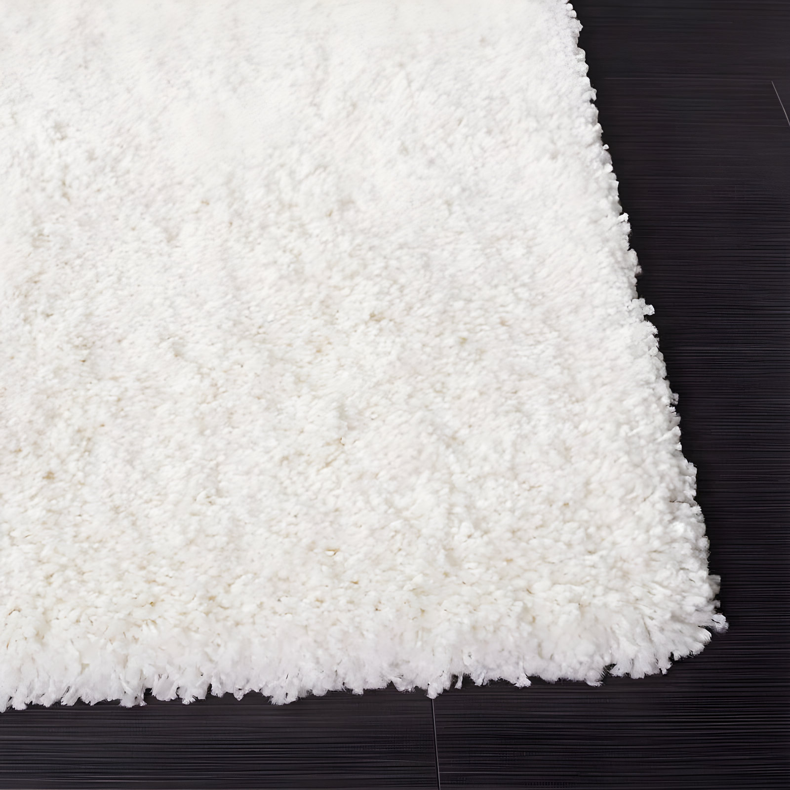 Shag SG151 Power Loomed Indoor Area Rug - White - 4'x4' - Safavieh.