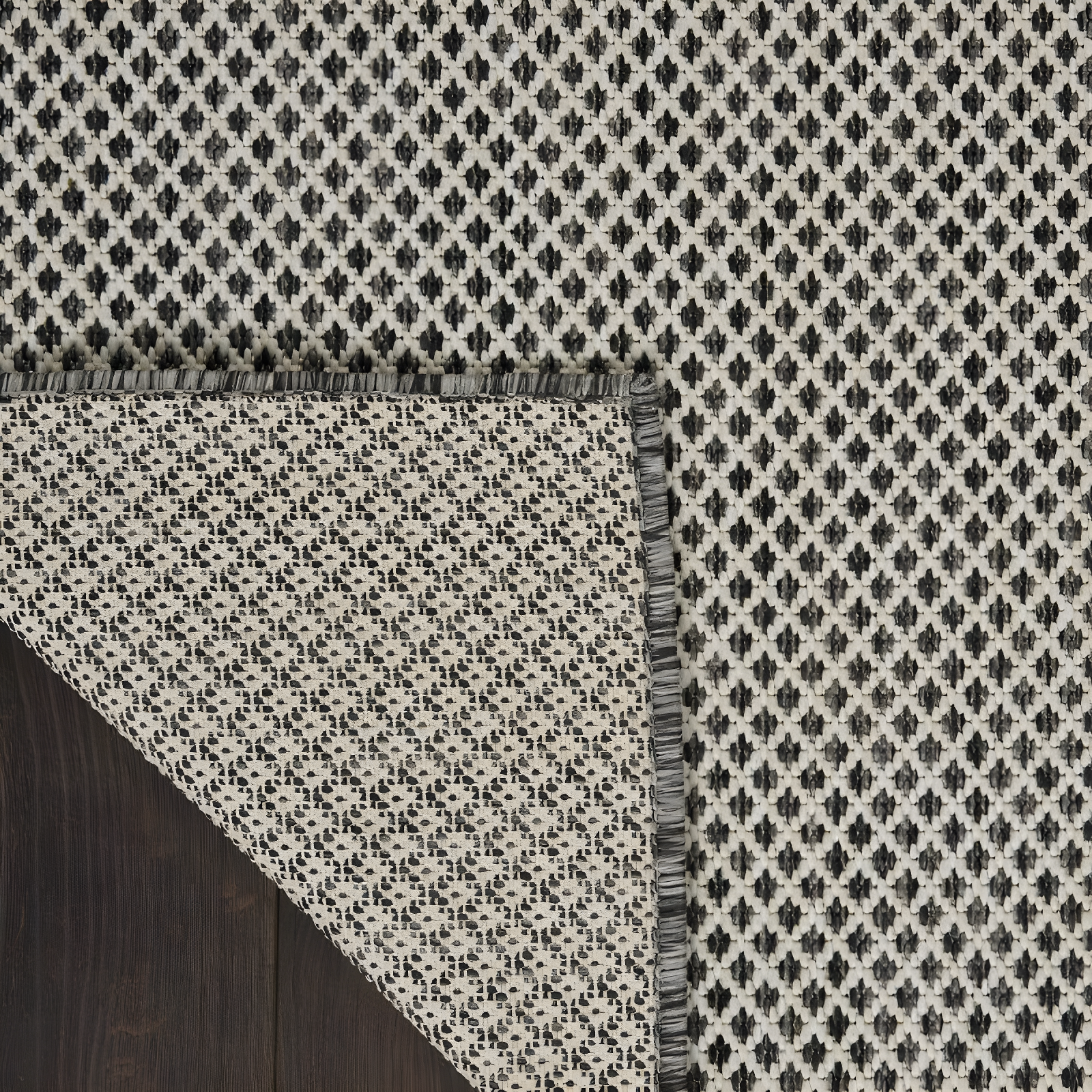 Beachcrest Home™ Rectangle Hartigan Geometric Machine Tufted Polypropylene Plastic Indoor / Outdoor Area Rug in Gray