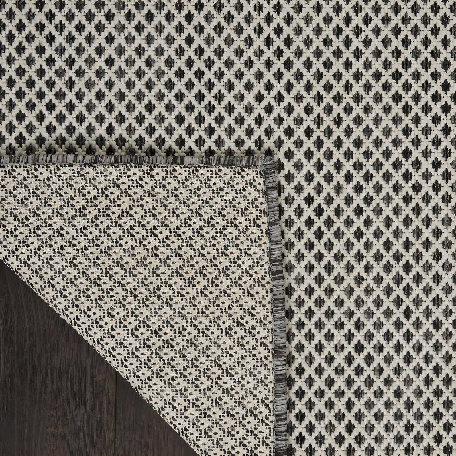 Beachcrest Home™ Rectangle Hartigan Geometric Machine Tufted Polypropylene Plastic Indoor / Outdoor Area Rug in Gray
