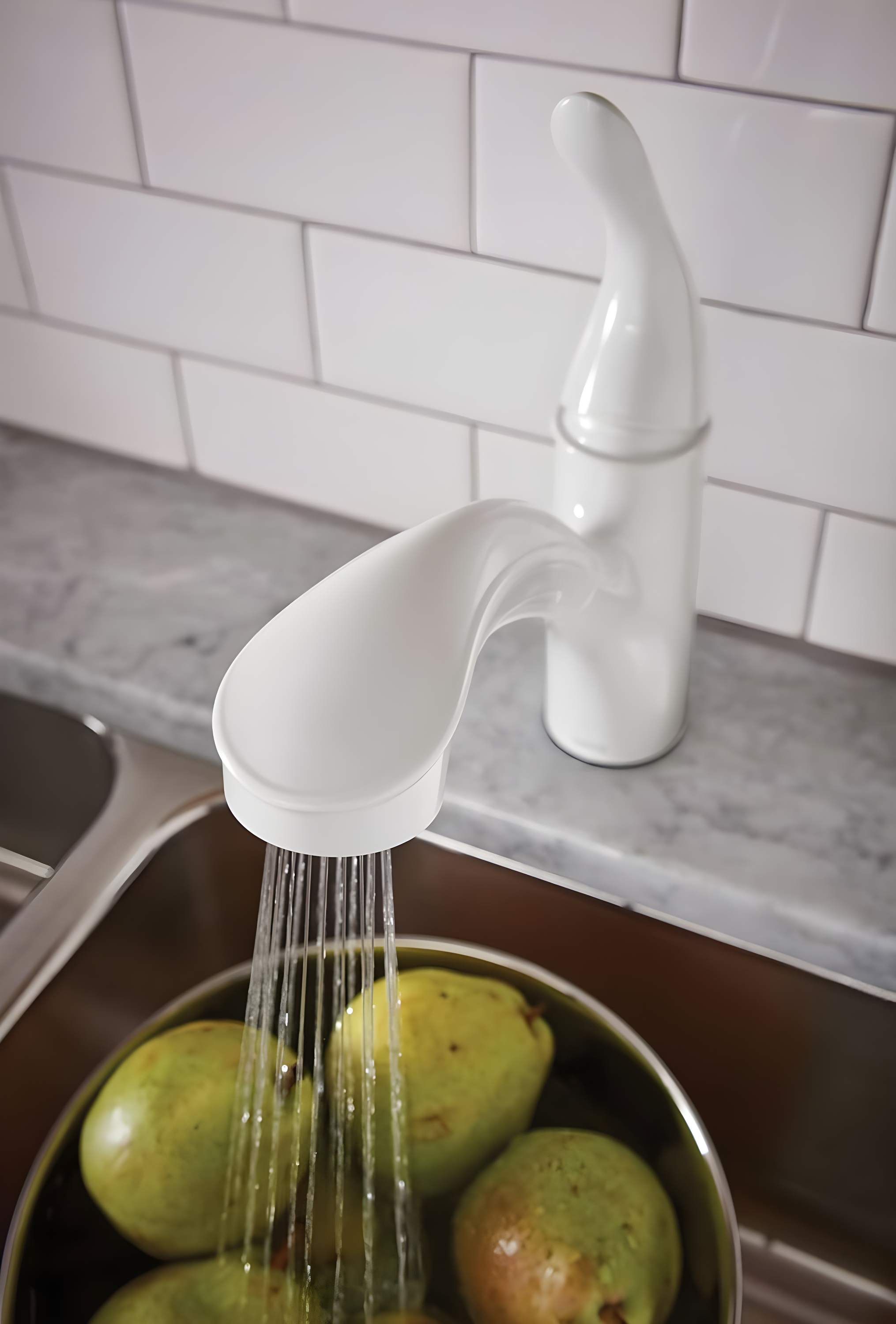 Moen Brecklyn Single-Handle Pull-Out Sprayer Kitchen Faucet with Power Clean Technology