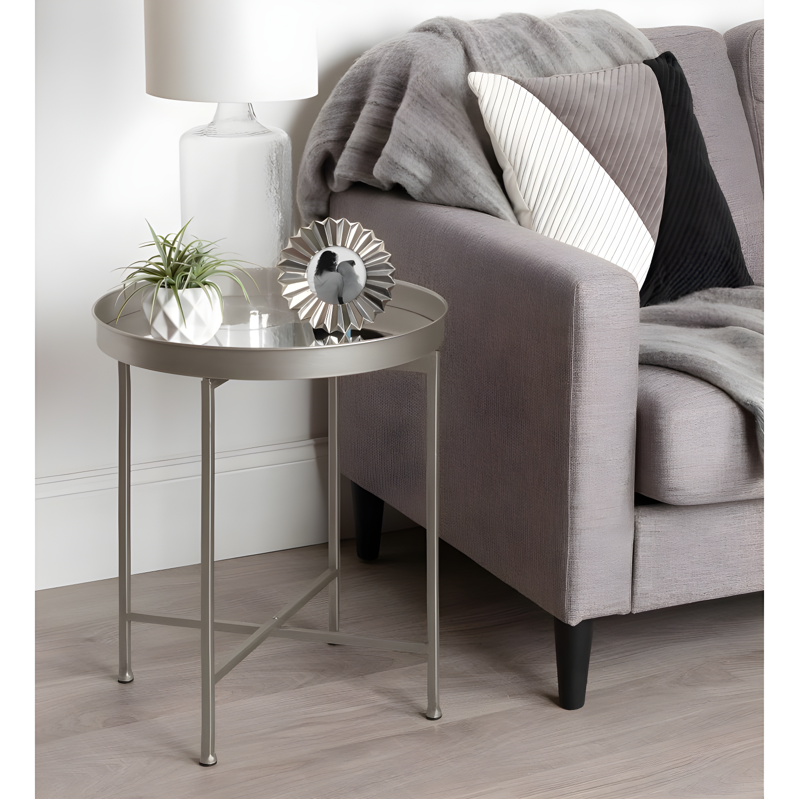 Kate and Laurel Celia Round Metal Side Table, 18.25x18.25x22, Silver
