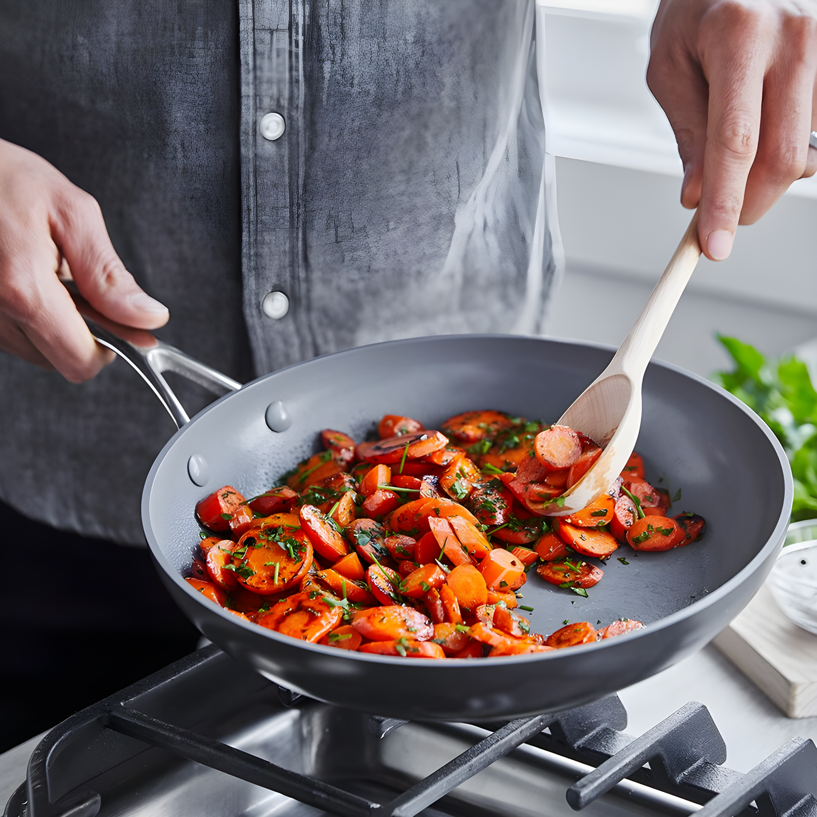 GreenPan GreenPan Valencia Pro Healthy Ceramic Nonstick Hard-Anodized Aluminum Frying Pan