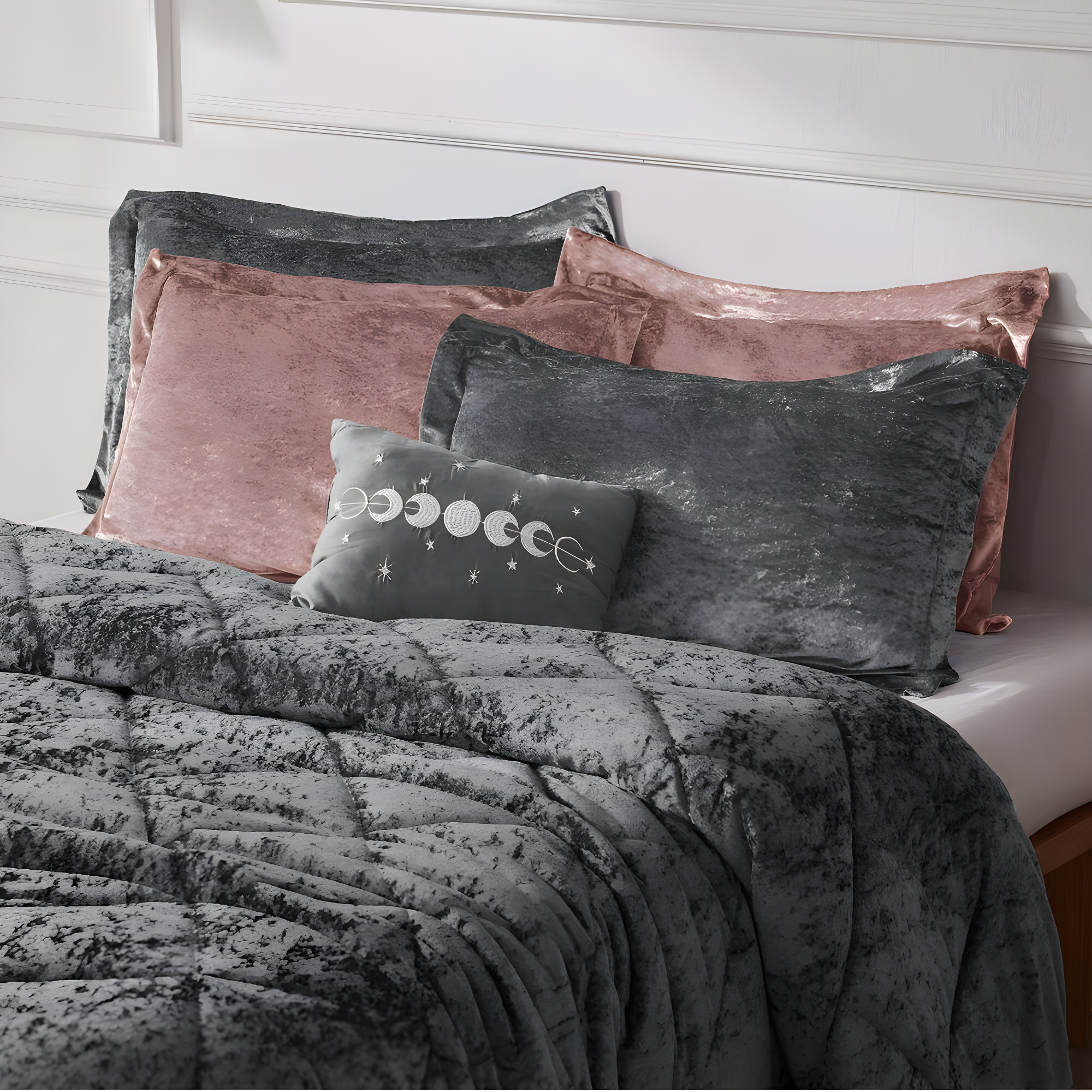 Felicia Crushed Velvet Comforter Set with Throw Pillow