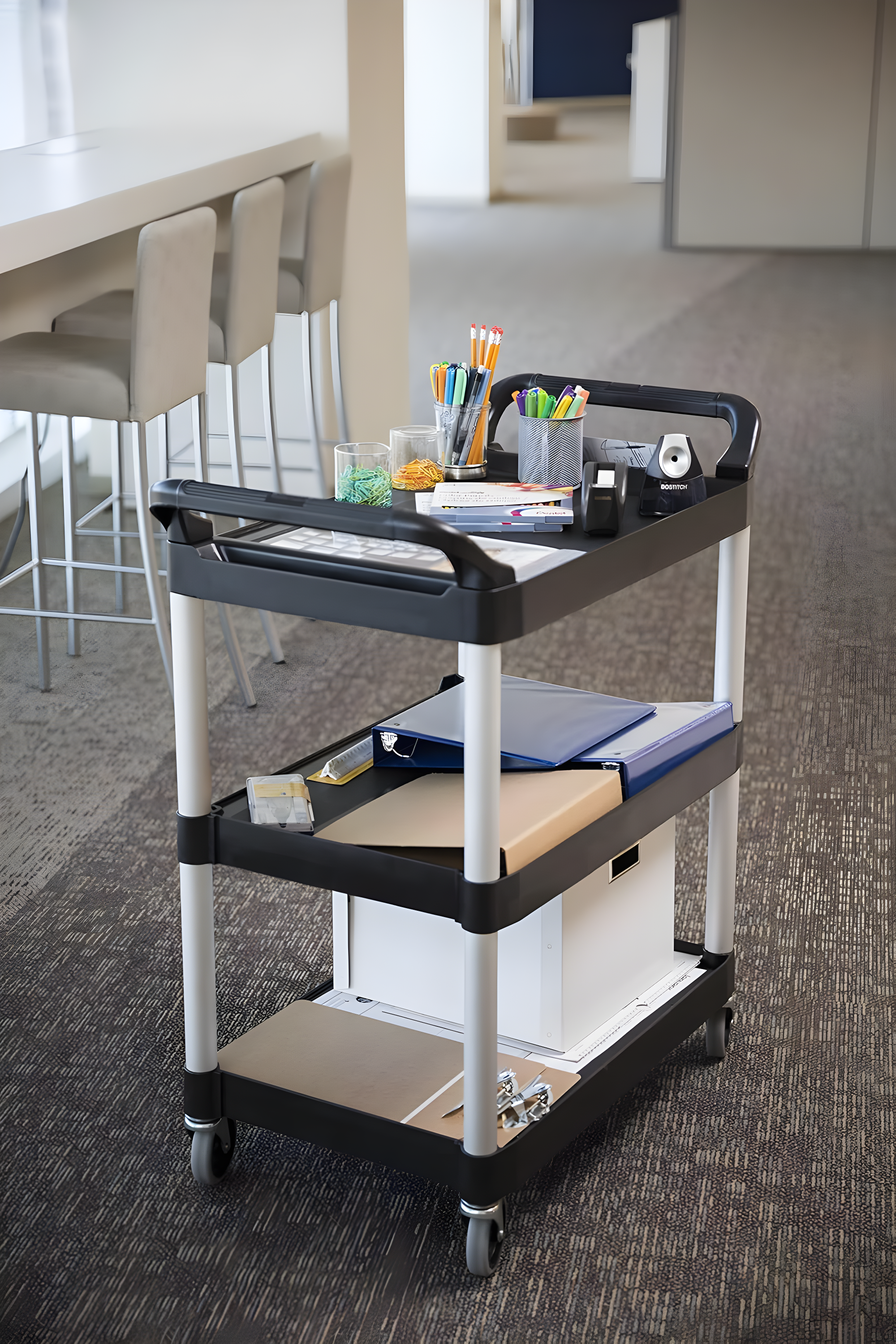 Rubbermaid Commercial Products 37.75'' H x 18.63'' W Utility Cart with Wheels