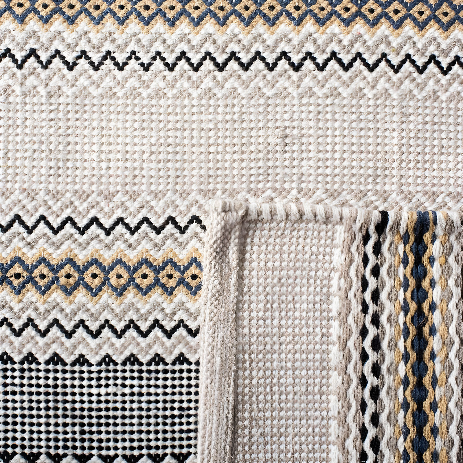 Montauk MTK536 Hand Woven Area Rug - Blue/Beige - 8'x10' - Safavieh.