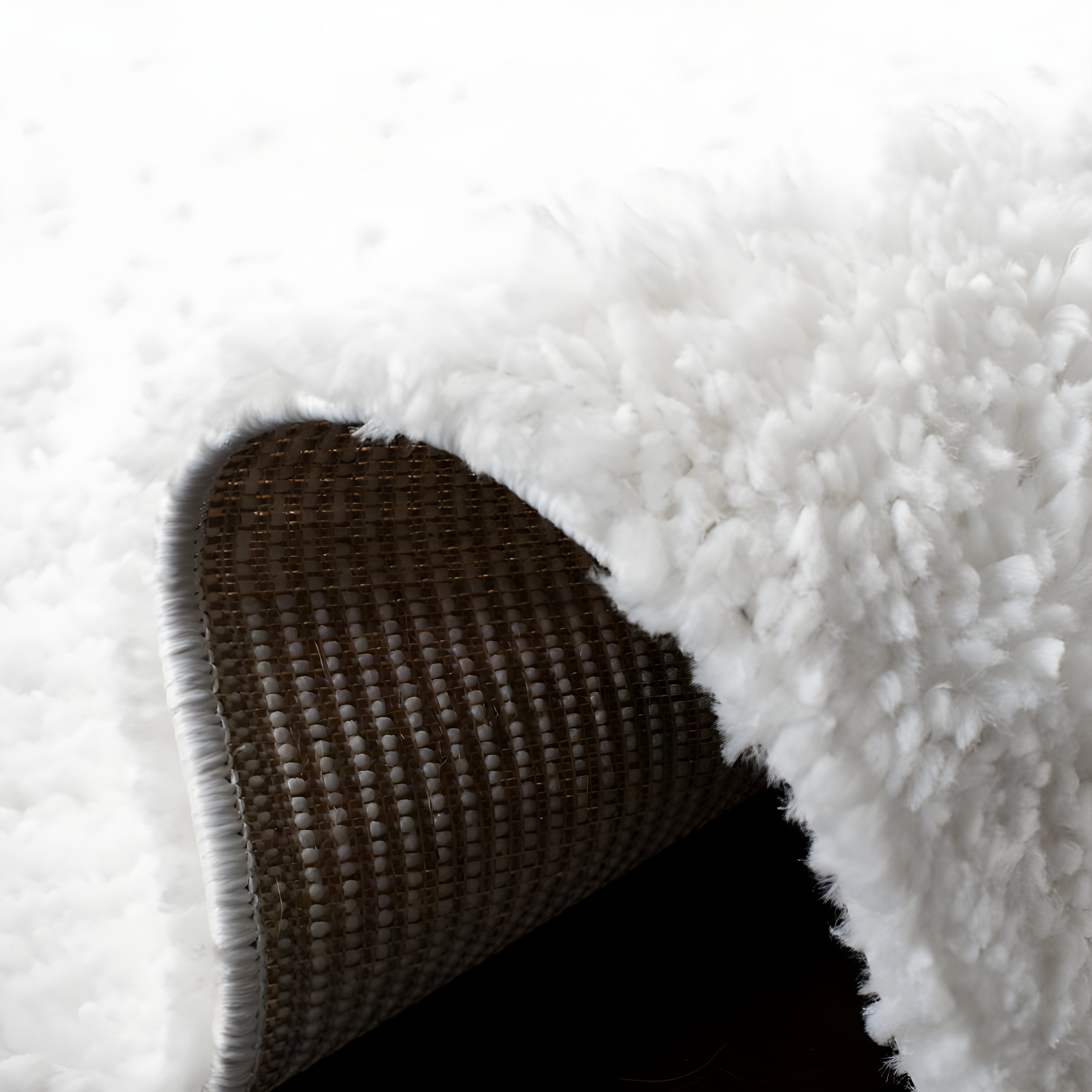 August Shag 900 AUG900 Power Loomed Indoor Accent Rug - White - 3'x5' - Safavieh