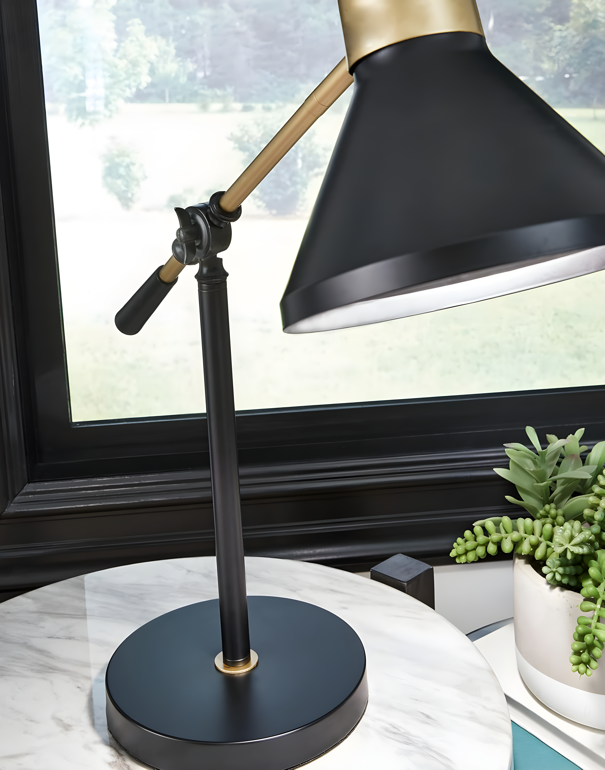 Signature Design by Ashley Contemporary Garville Floor Lamp  Black/Gold Finish