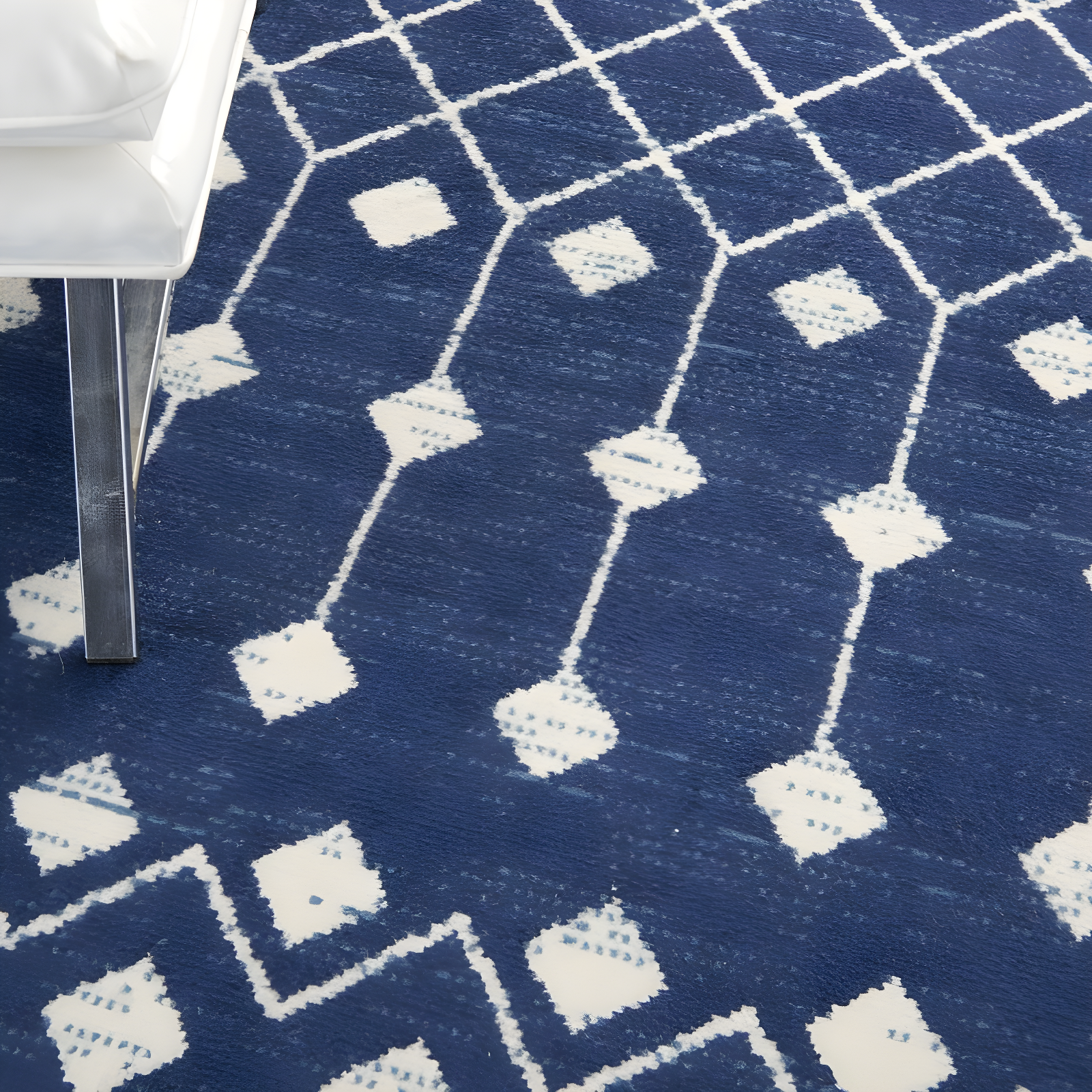 Nourison Grafix GRF37 Navy/White Indoor Area Rug - 6' x 9'