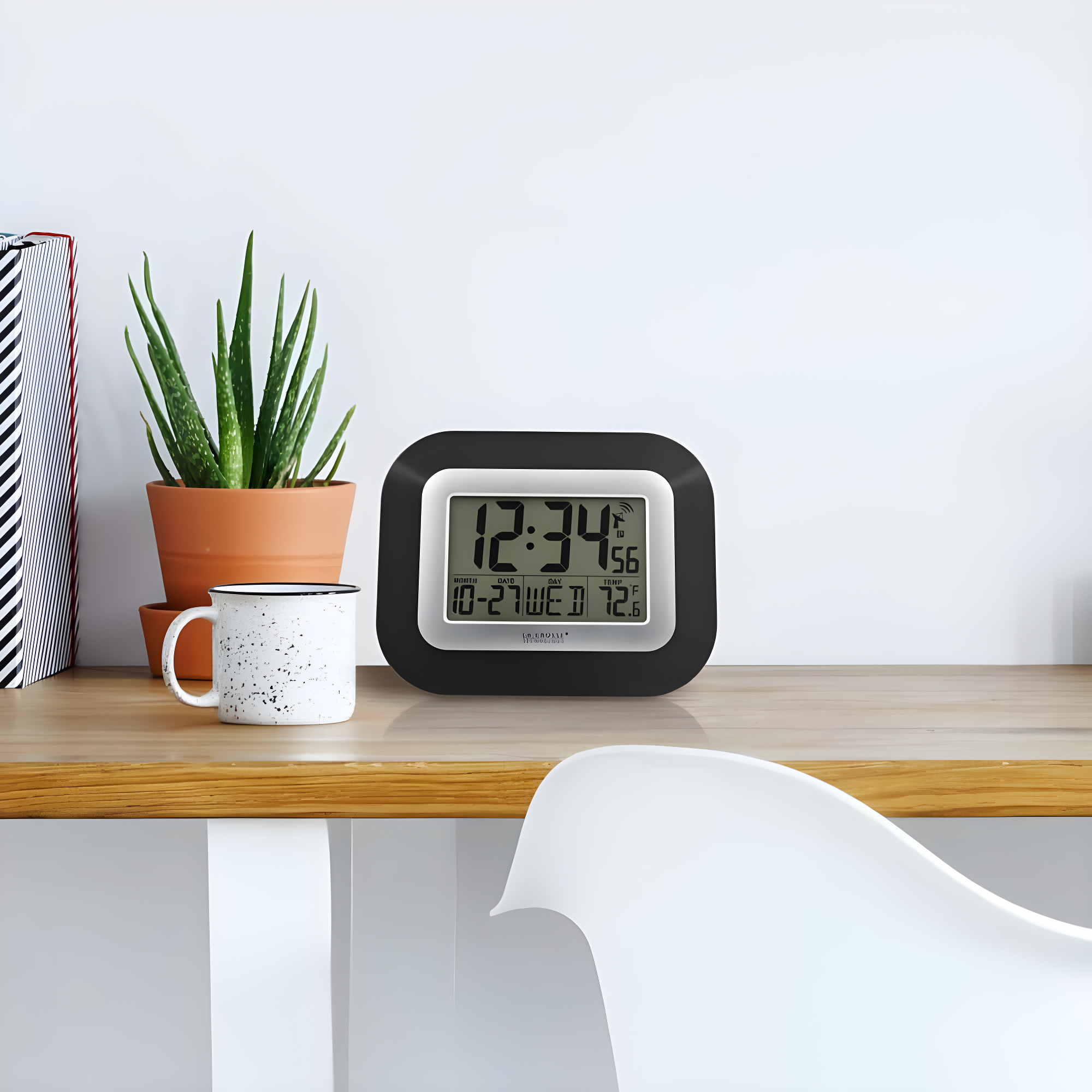 La Crosse Technology Atomic Digital Wall Clock